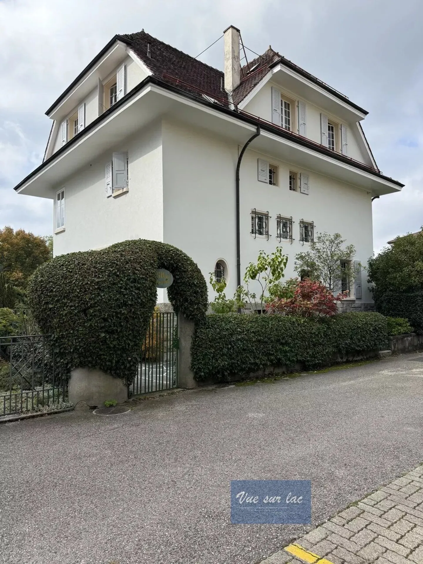 Außergewöhnliches Haus in Lausanne - Foto 2 von 13