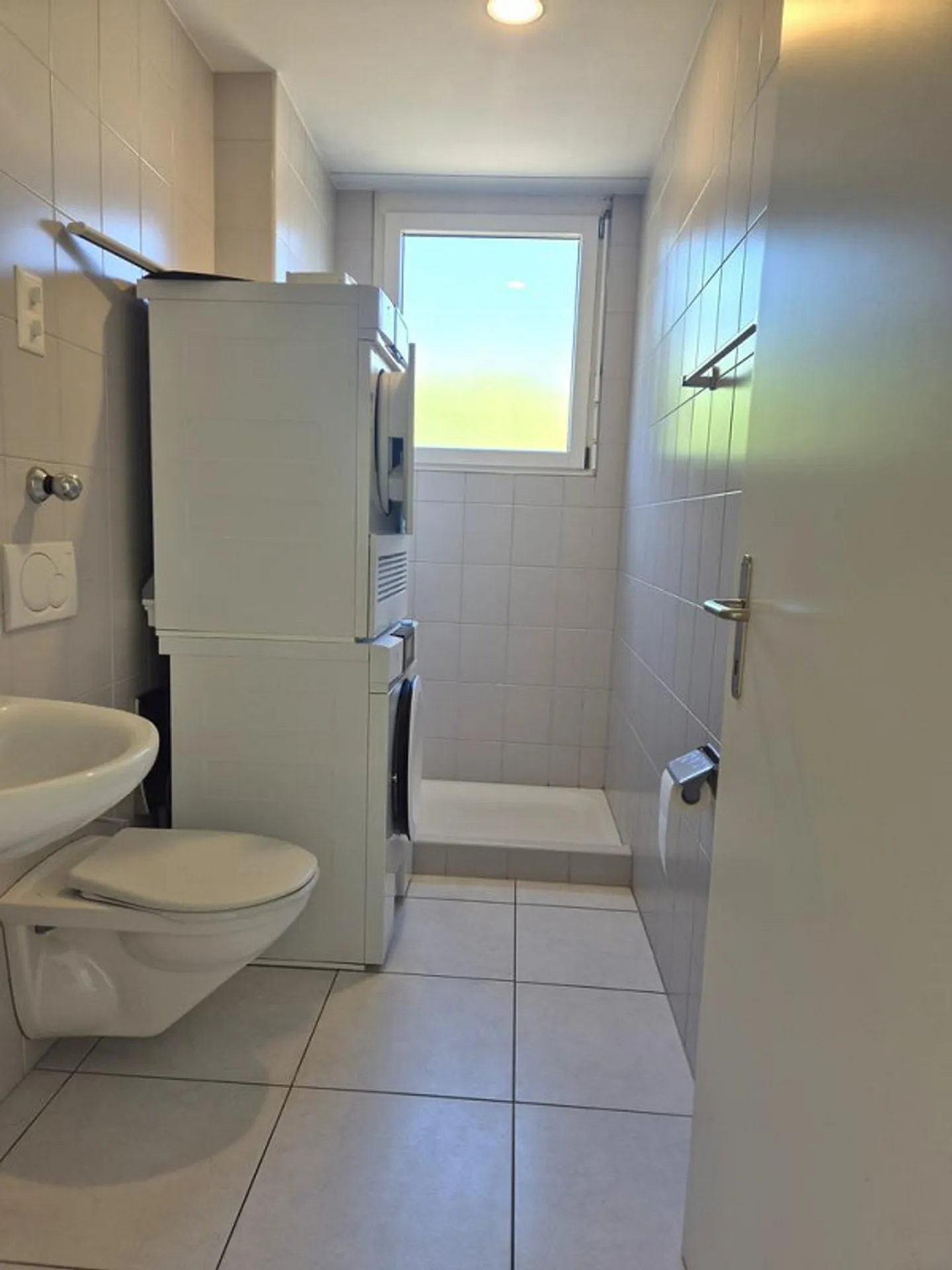 Family-friendly 3.5-room apartment with garden seating area and winter garden - Photo 9 of 10