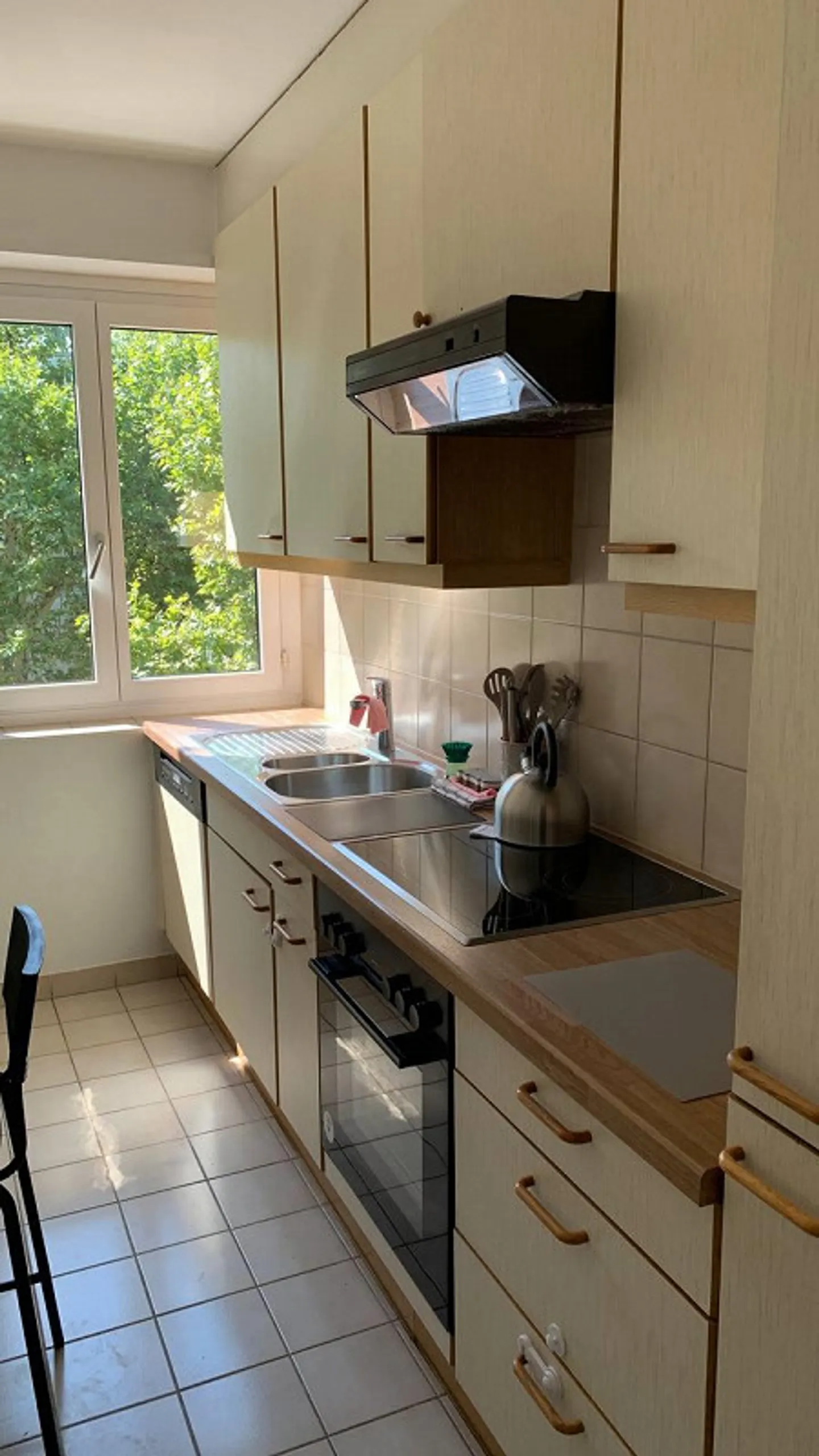 Private room with balcony 14 minutes walk from the university - Photo 4 of 13