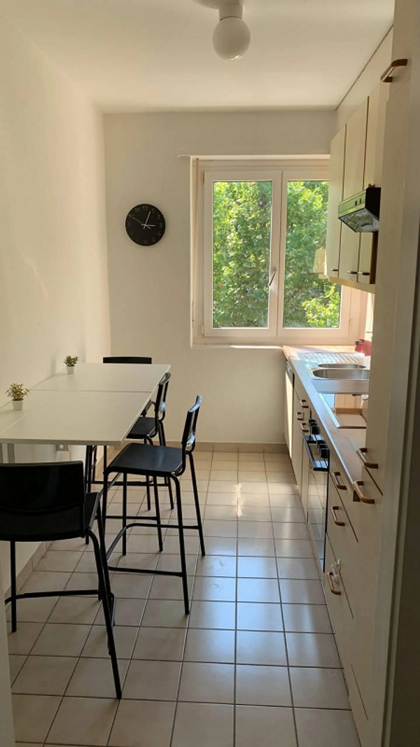 Private room with balcony 14 minutes walk from the university - Photo 6 of 13