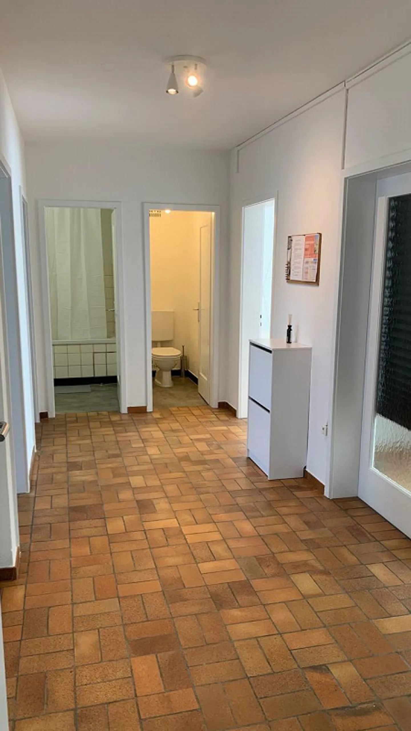 Private room with balcony 14 minutes walk from the university - Photo 7 of 13