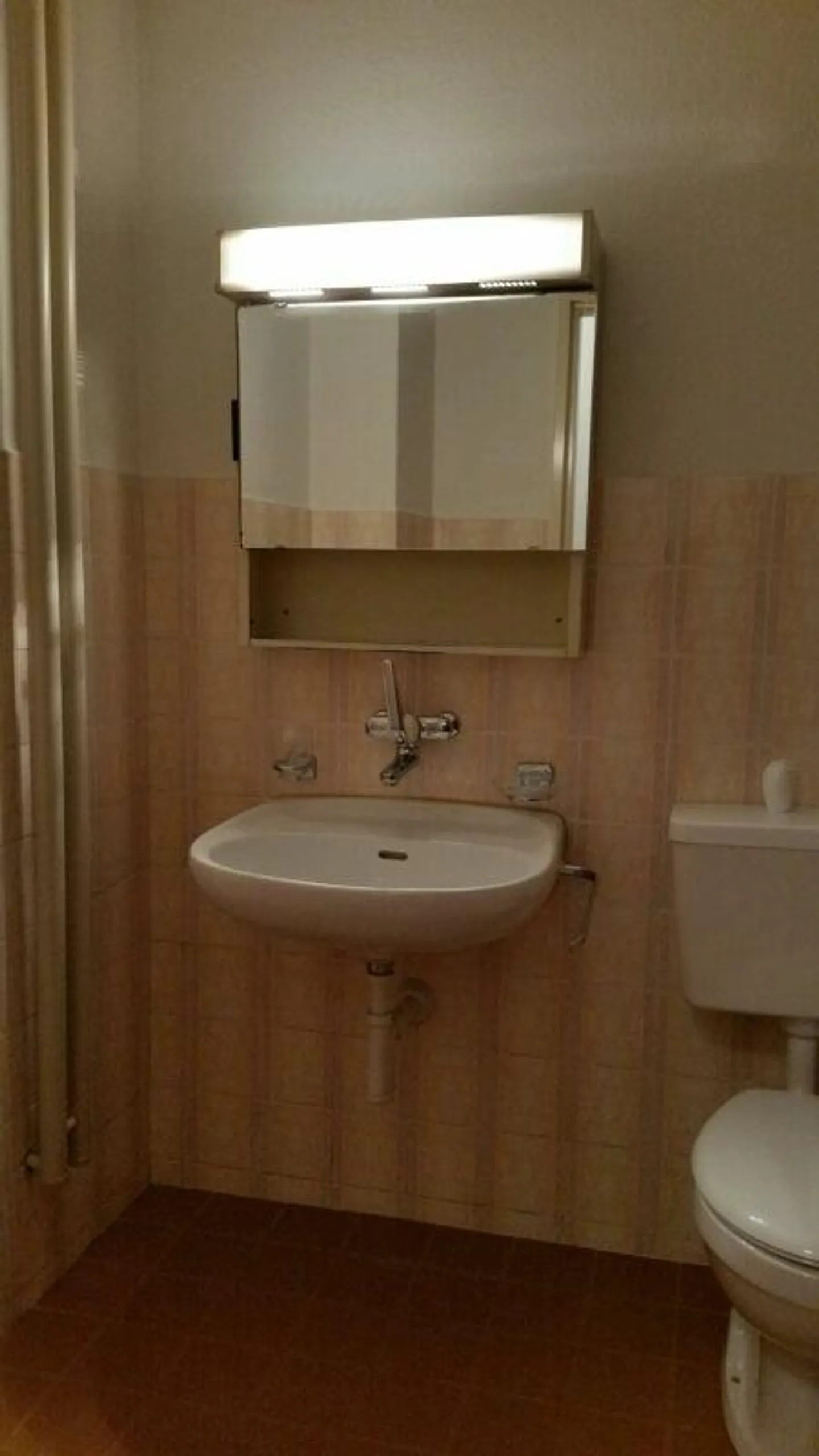 Beautiful apartment in the most central location - Ideal for singles/students or... - Photo 2 of 6