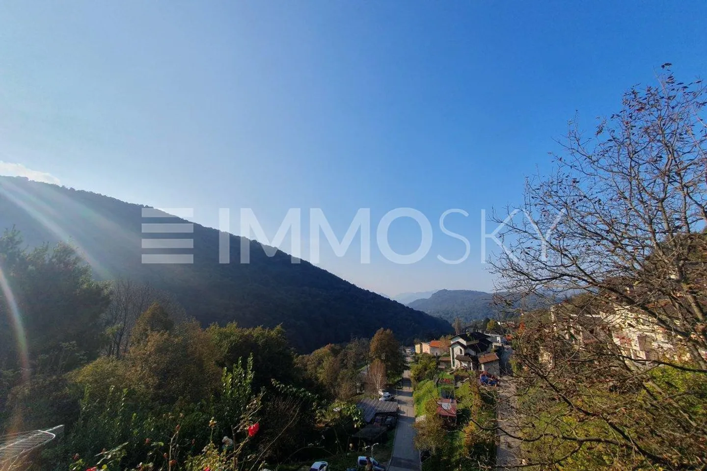 Opportunità di ristrutturazione con progetto e ampliamento del tetto - Foto 1 di 5