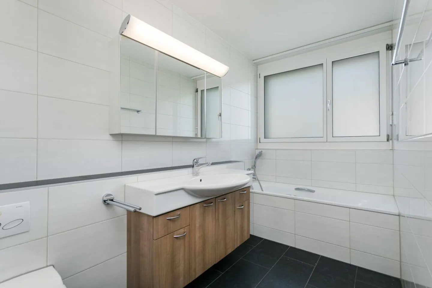 Helle 4.5-Zimmer-Wohnung in Steinhausen - Foto 9 von 9