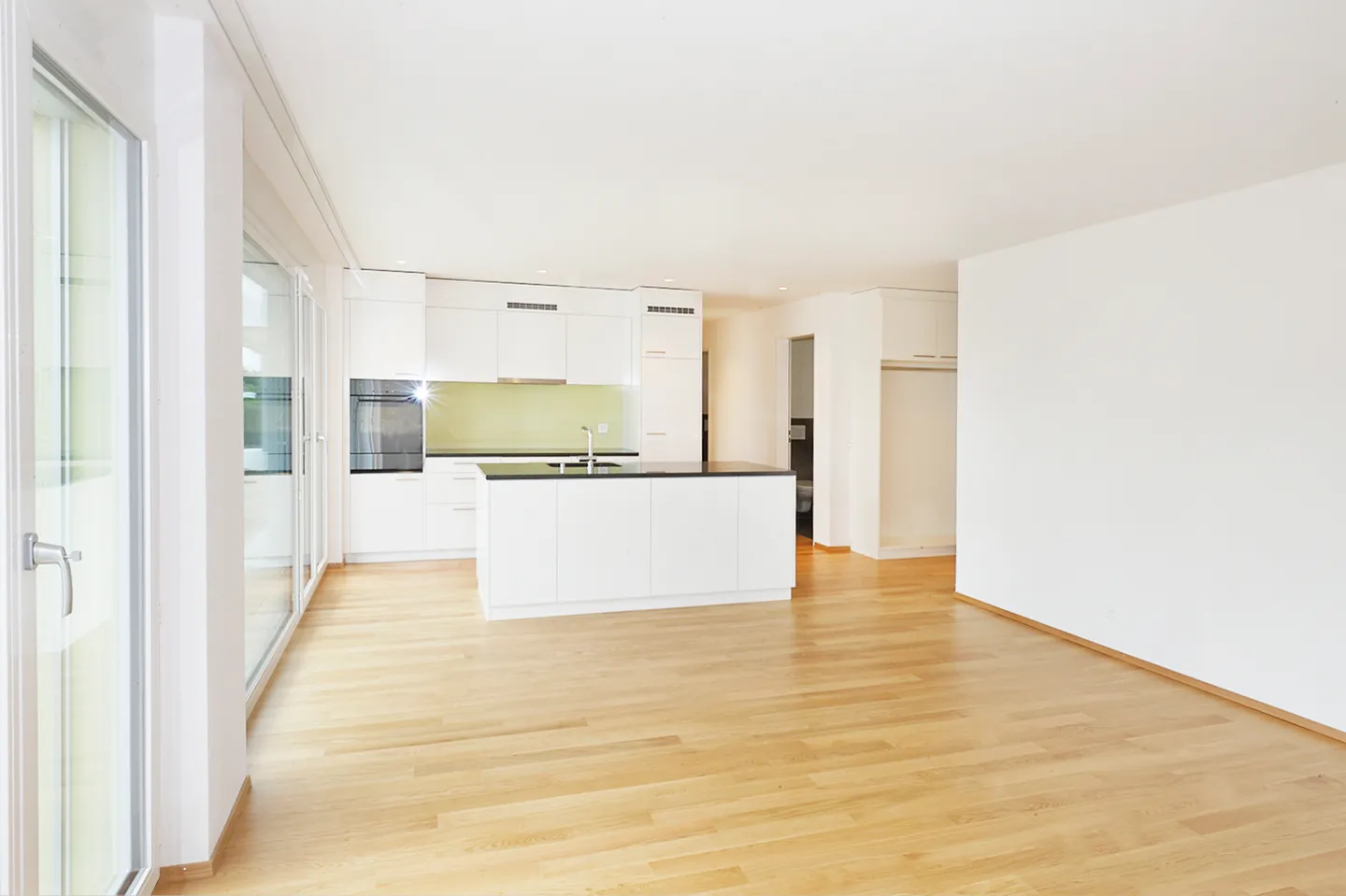Modern Minergie Apartment - Photo 3 of 5