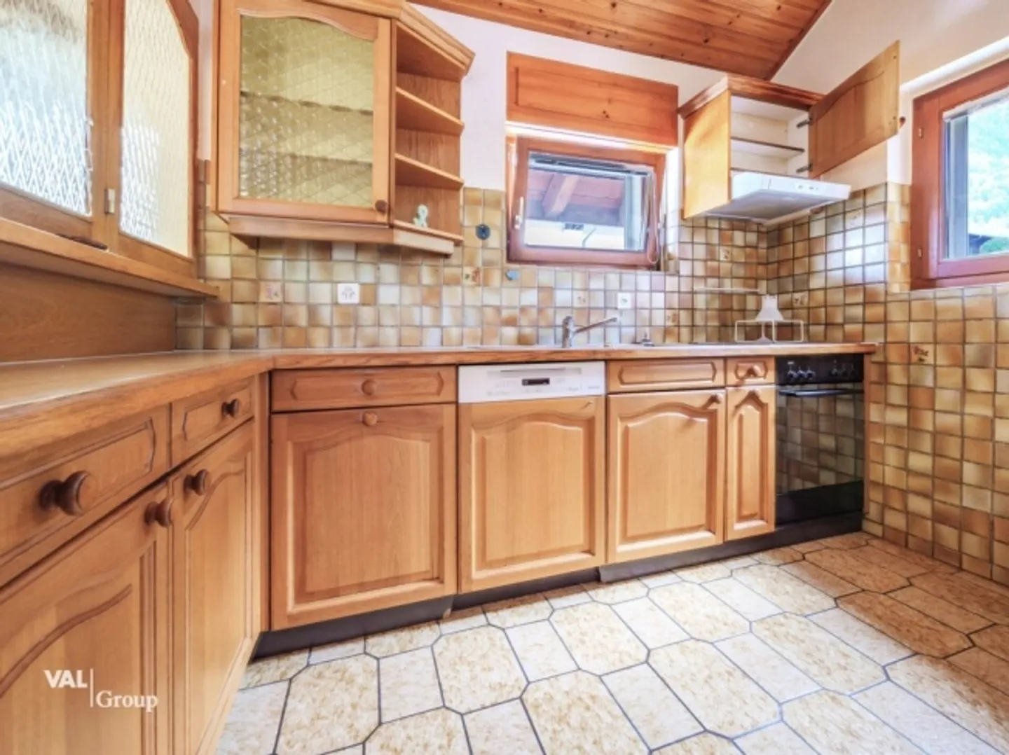 La tradizione incontra il futuro: proprietà residenziale e commerciale con potenziale versatile - Foto 4 di 20