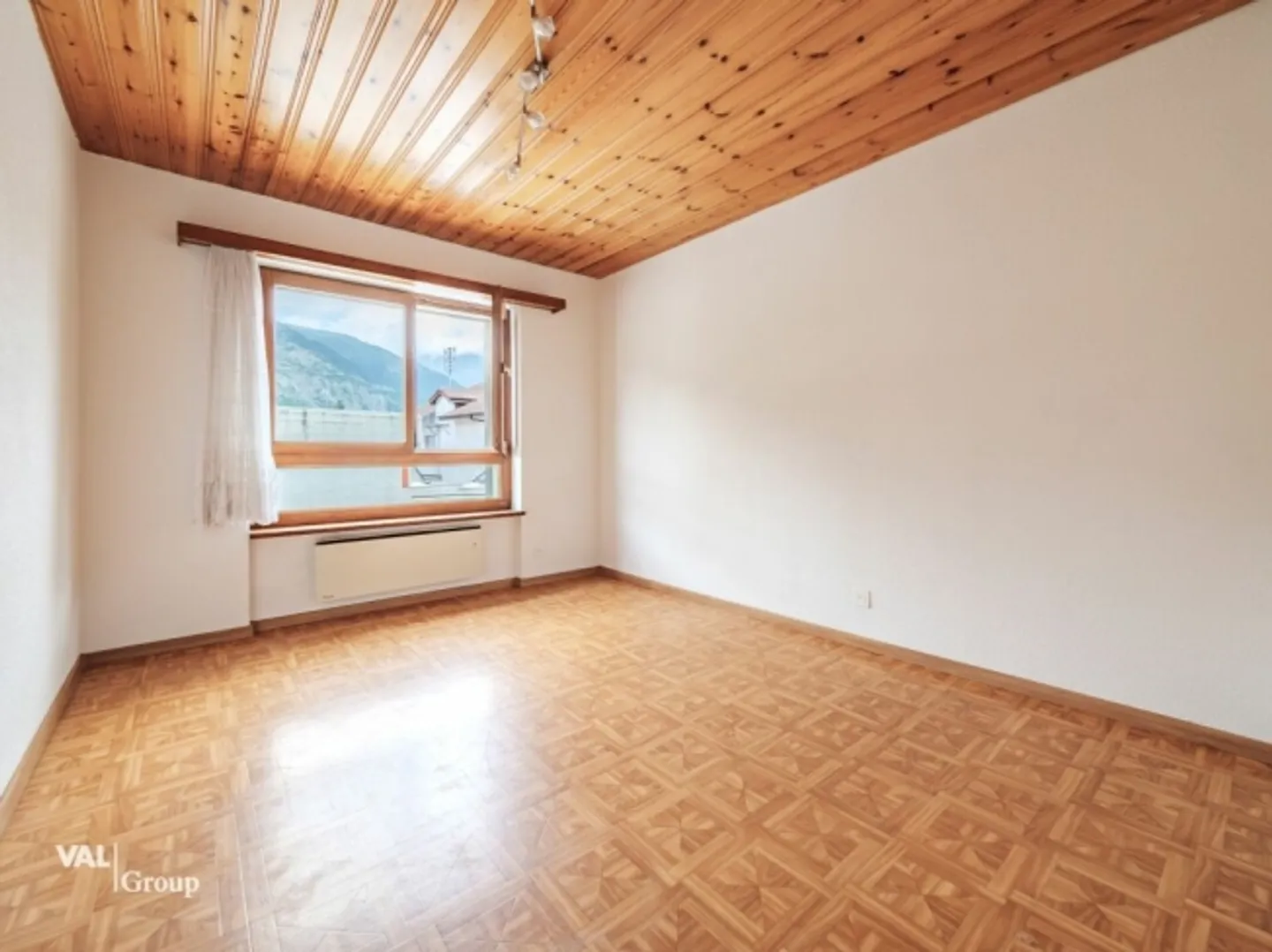 La tradizione incontra il futuro: proprietà residenziale e commerciale con potenziale versatile - Foto 7 di 20