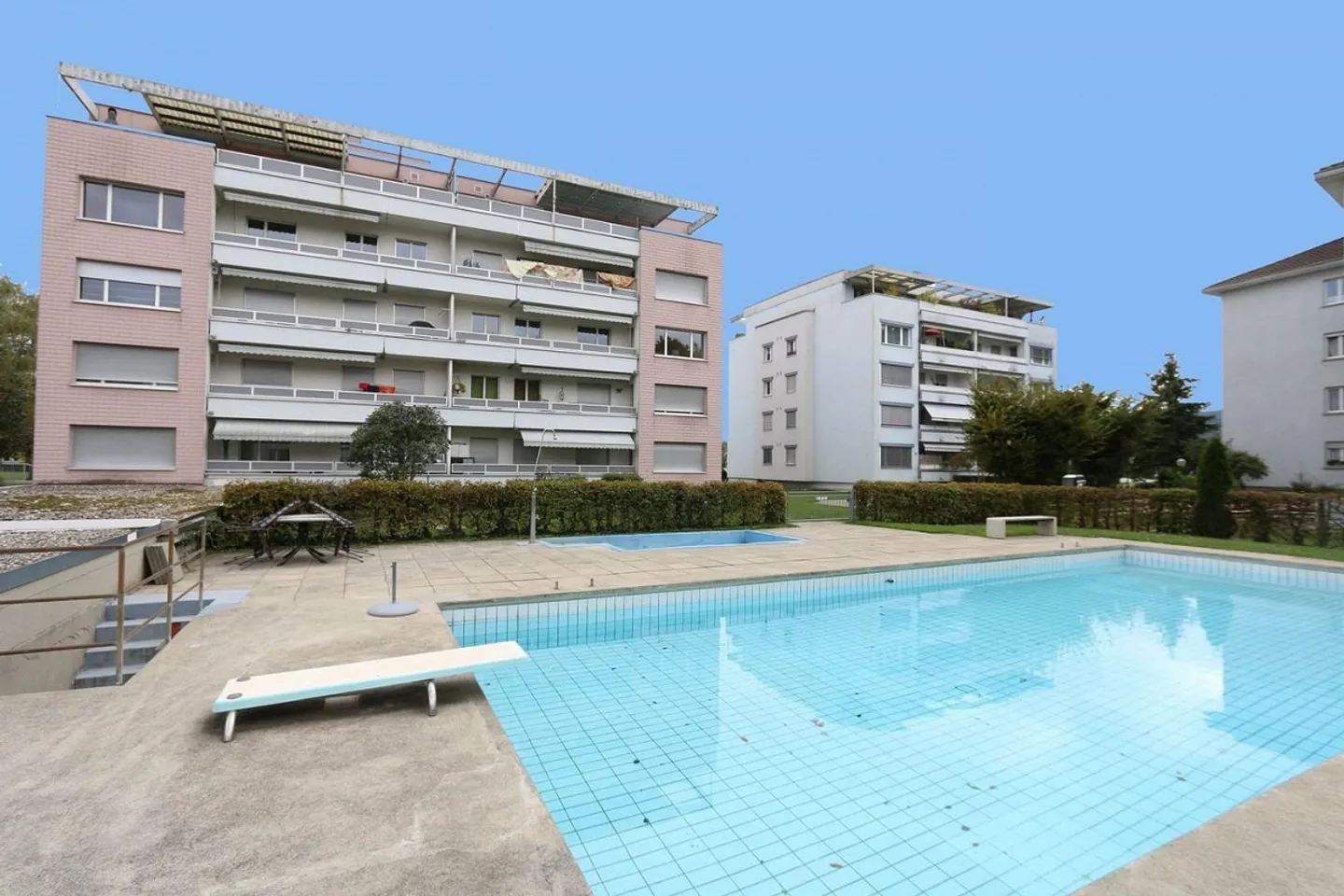 Bel appartement avec balcon - avec un environnement verdoyant ! - Photo 1 sur 9