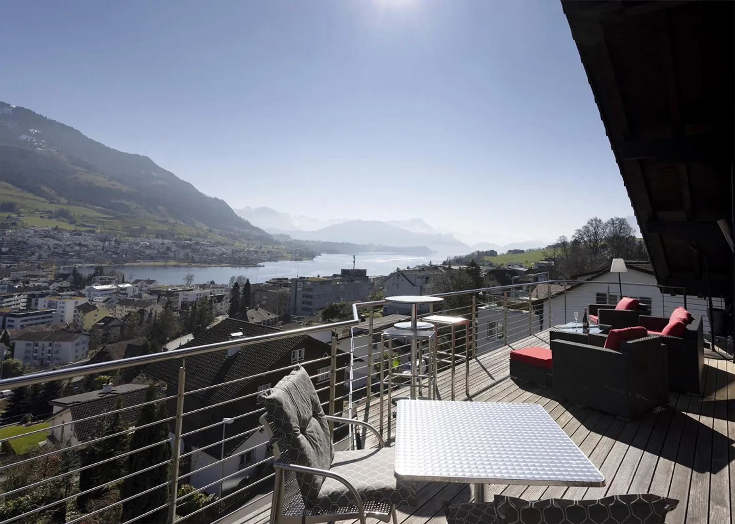 Zweifamilienhaus mit fantastischer Aussicht - Foto 2 von 7
