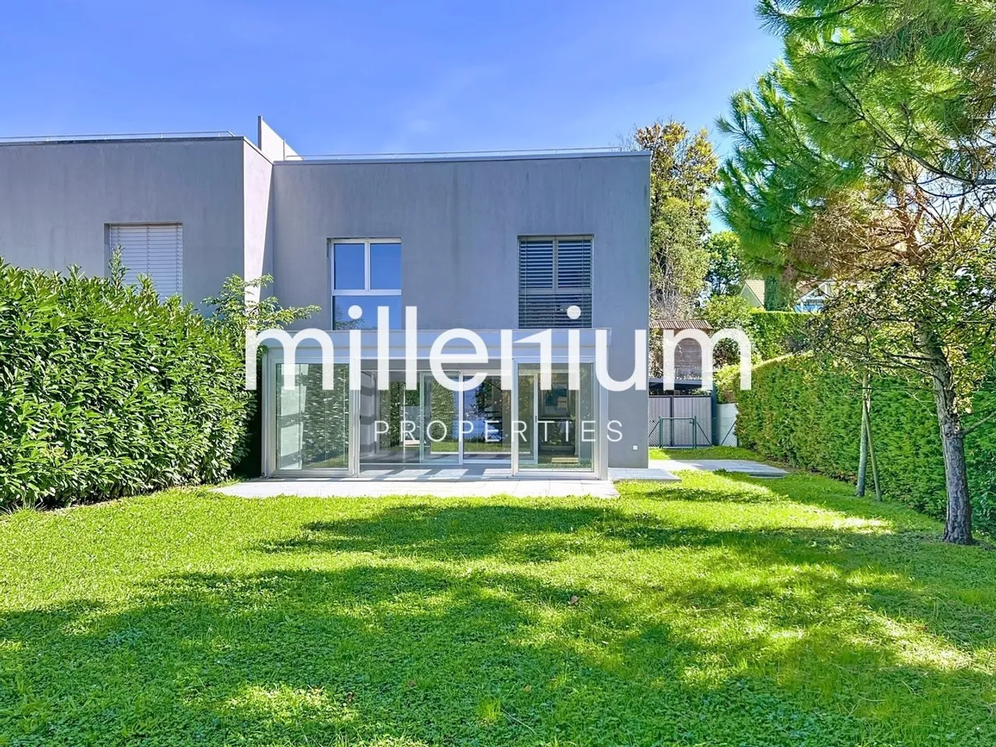 Villa con terrazza panoramica e vista sul lago - Foto 6 di 10