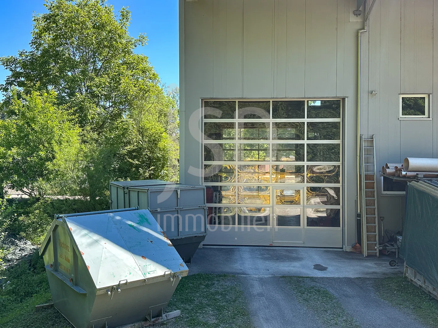 Commercial property with penthouse apartment in Neuenegg - Photo 6 of 33