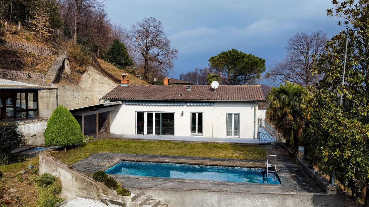 Einfamilienhaus mit großem Grundstück in Agra - Foto 2 von 5