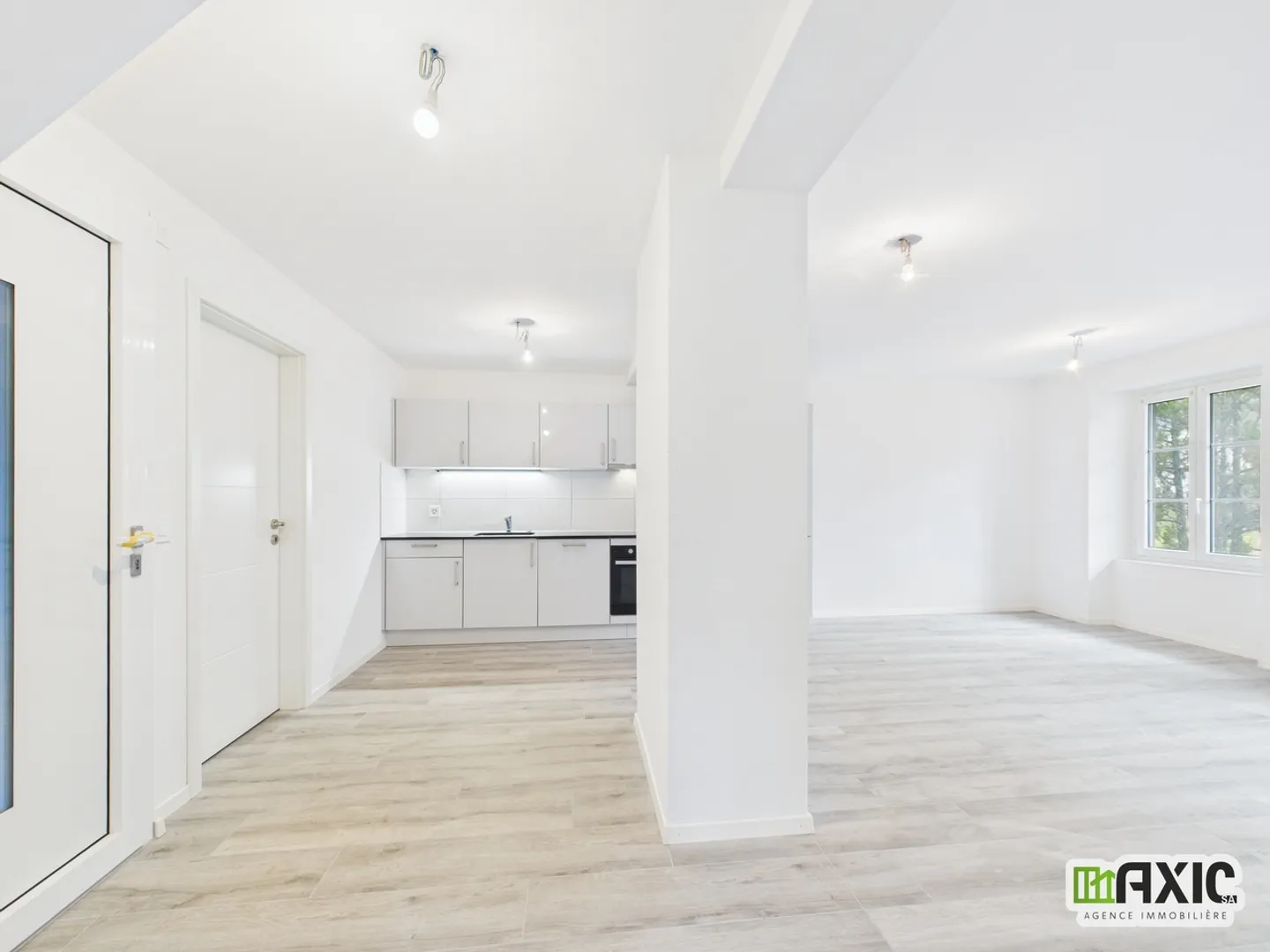Modern 3.5 Room Apartment - Photo 2 of 7