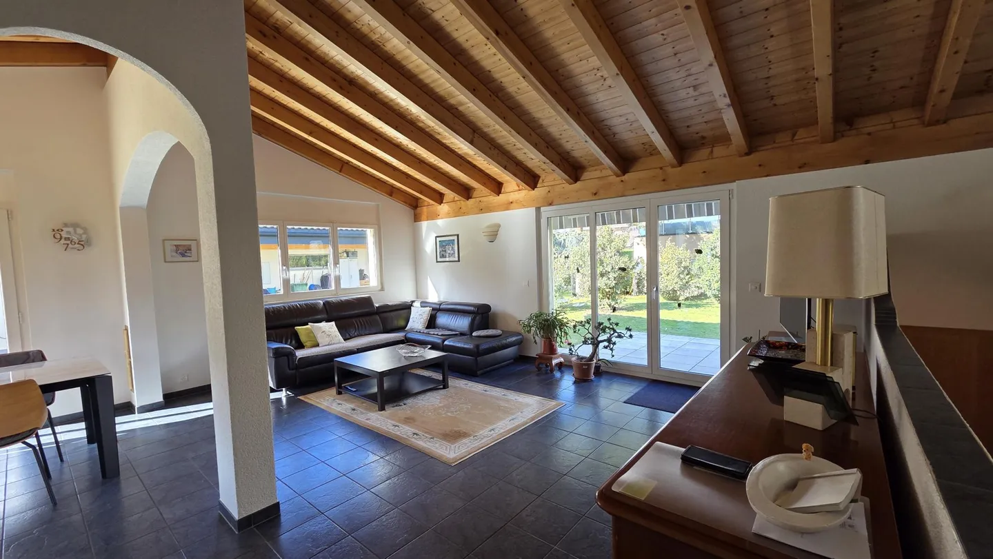 Moderne Villa in Aproz - Foto 1 von 11