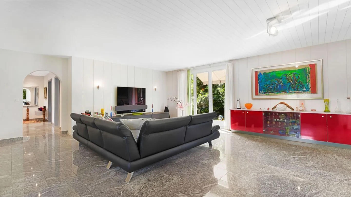 Viel Potential - Perfektes 2-Familienhaus in Sarnen - Jede Einheit mit eigenem Garten  - Foto 5 von 13