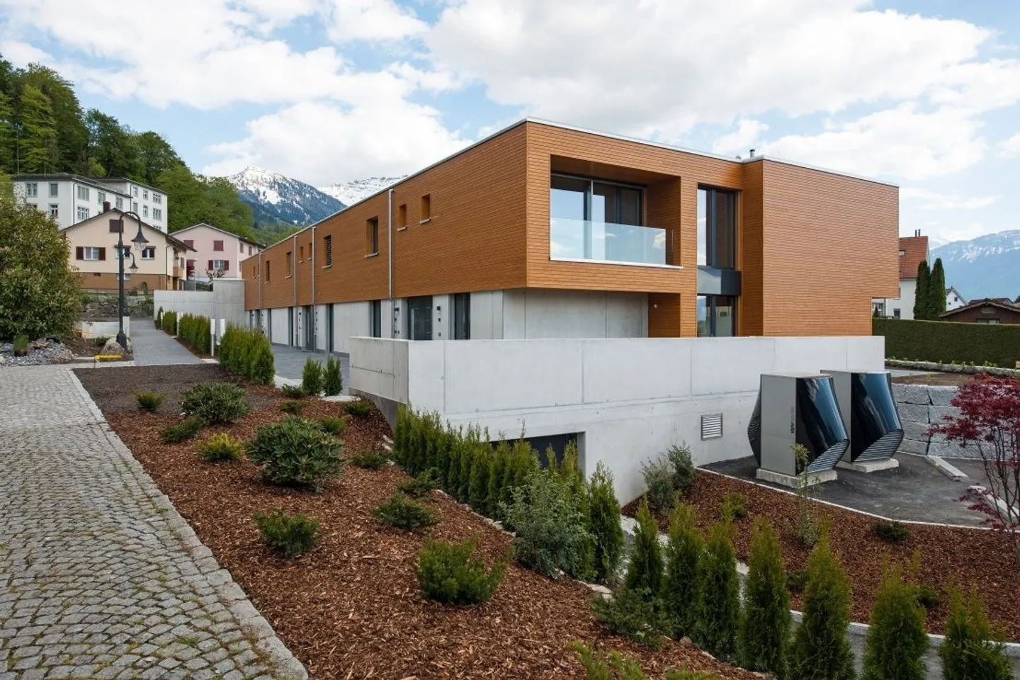 Charming terraced single-family house with garden - Photo 2 of 10