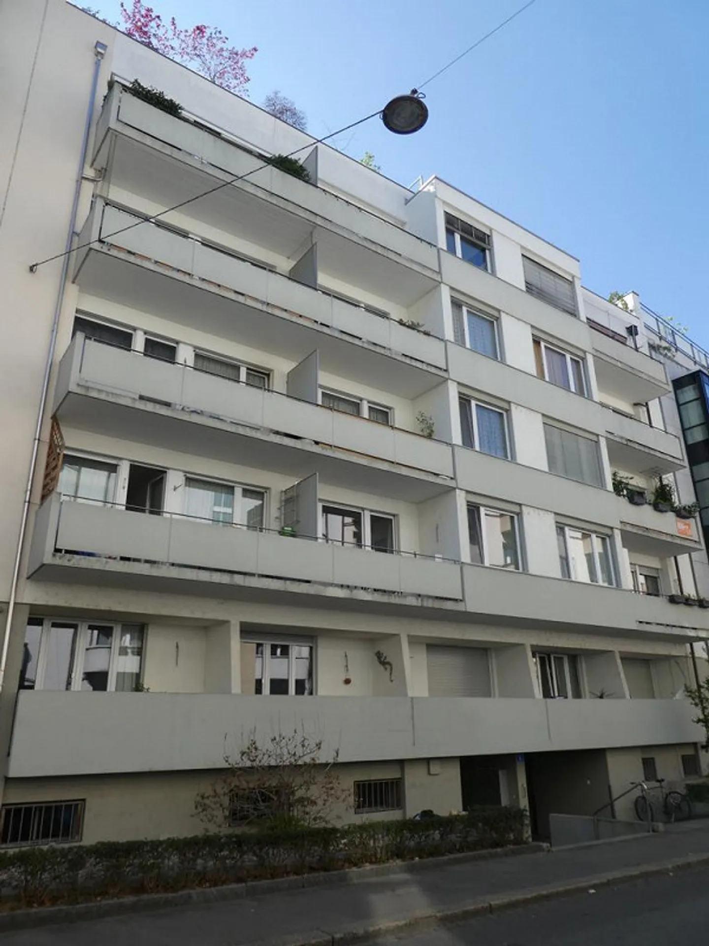 Luminoso appartamento mansardato di 1,5 stanze vicino al Reno - Foto 1 di 7