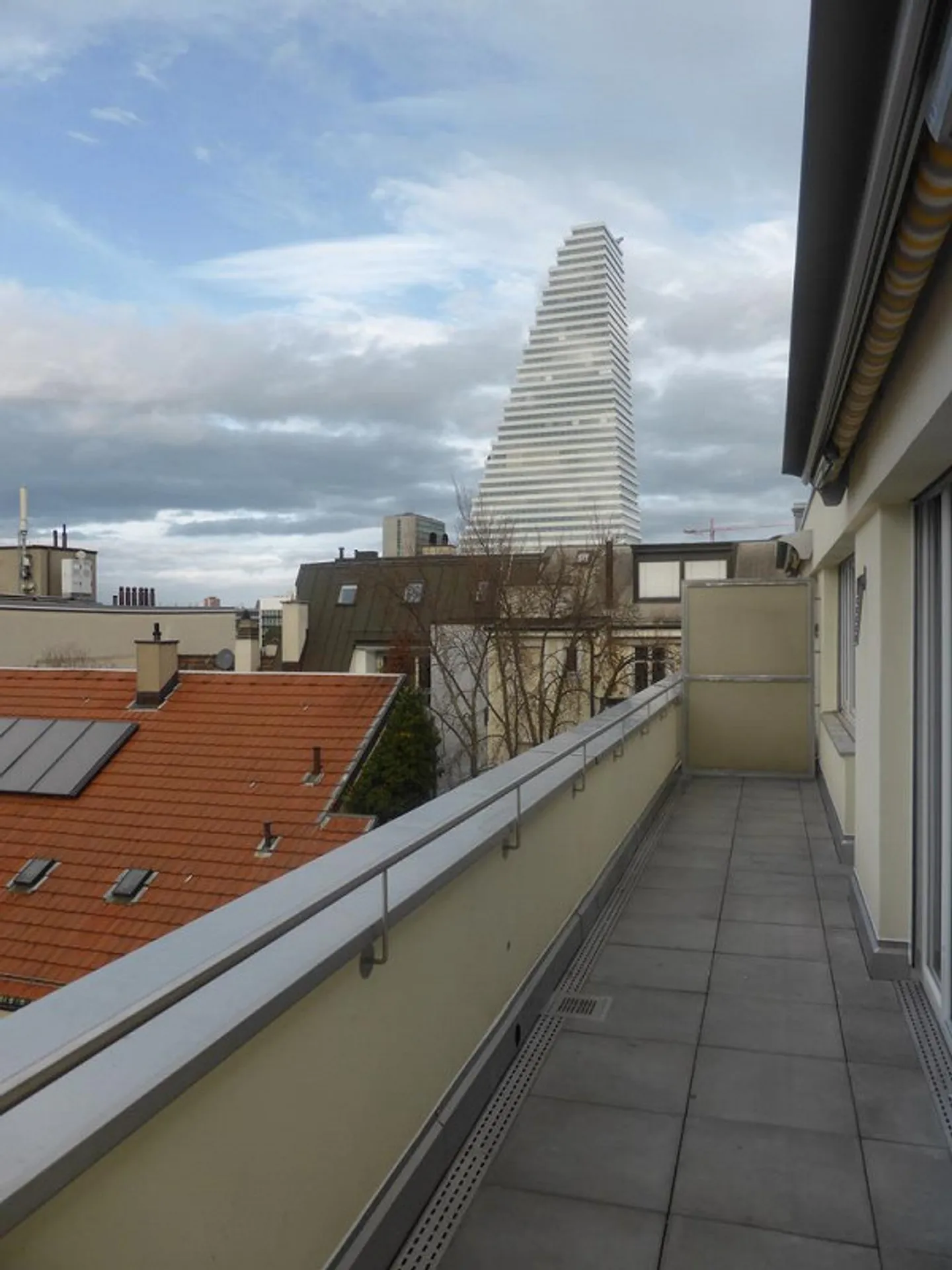 Luminoso appartamento mansardato di 1,5 stanze vicino al Reno - Foto 7 di 7