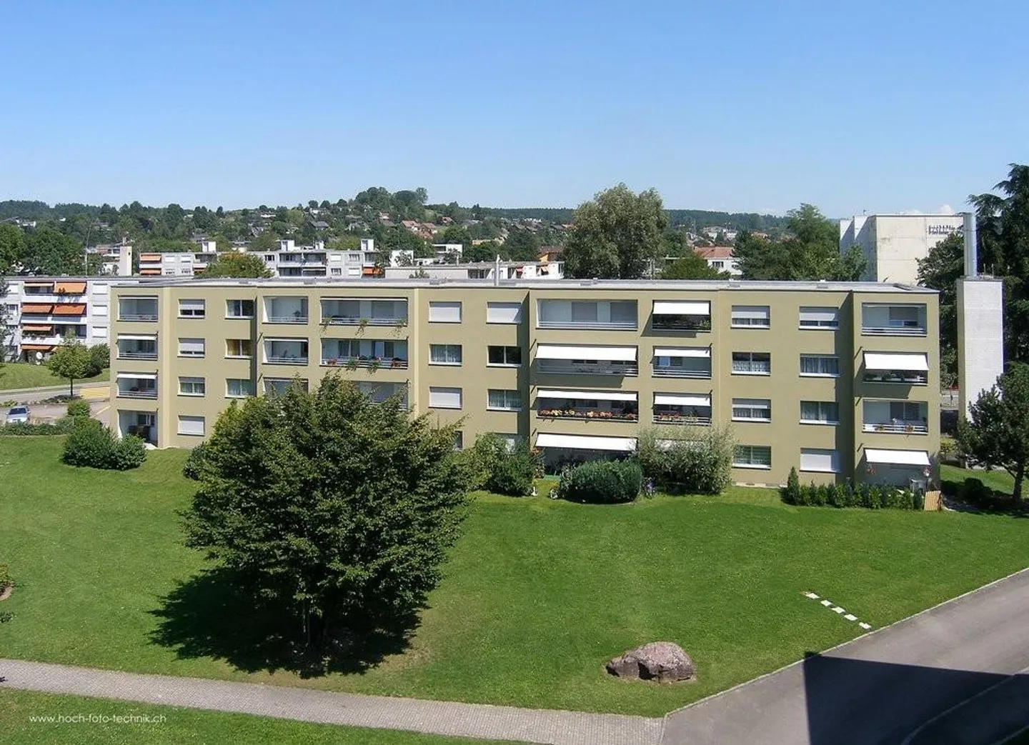 Central et pourtant dans le vert - Votre nouveau chez-vous - Photo 1 sur 6