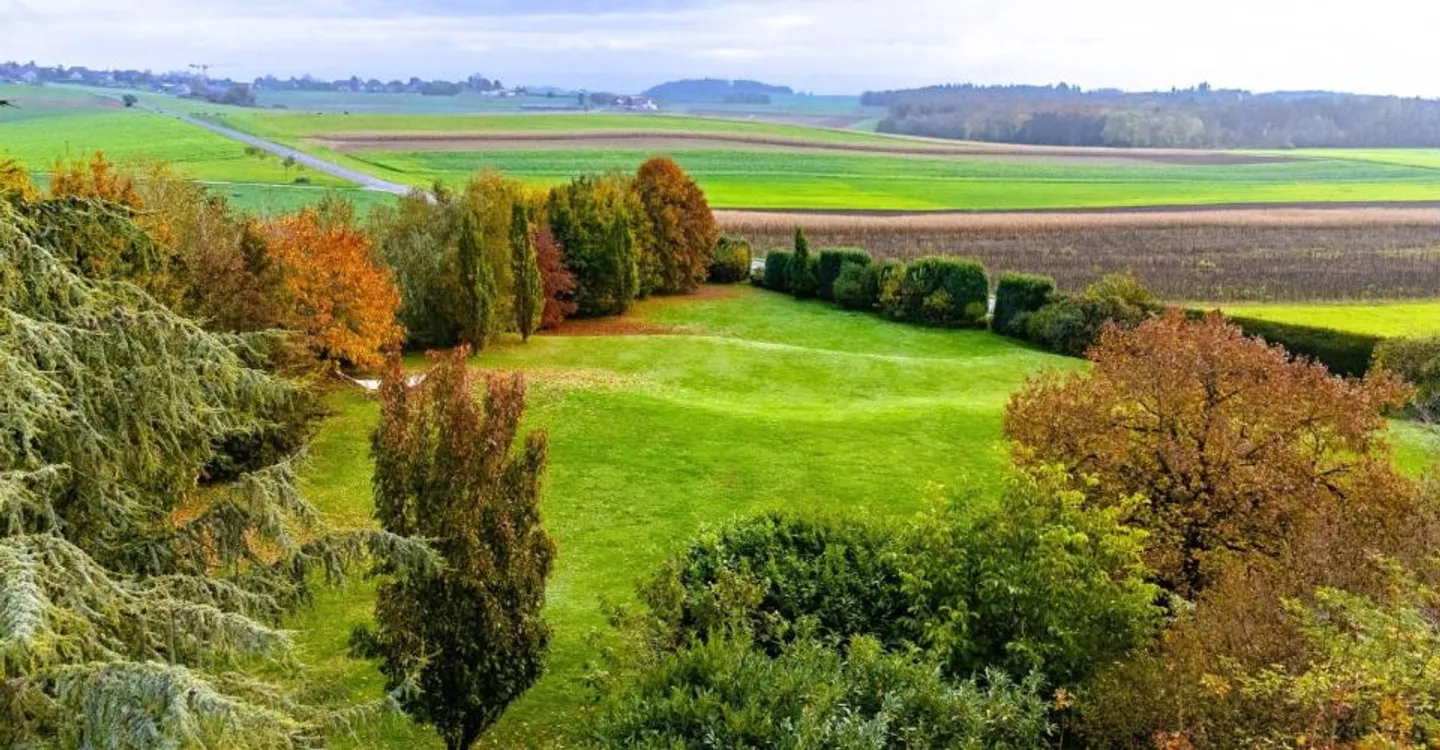 Elegant 7-room property - Plot of 1,720 m² beautifully landscaped - Photo 11 of 11