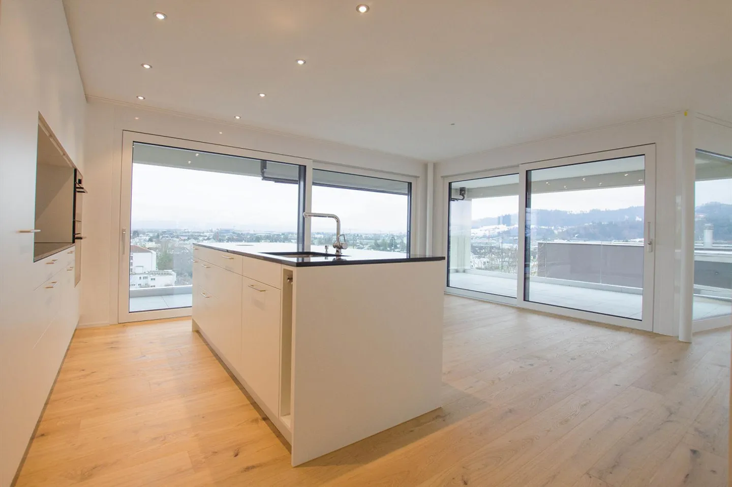 Luxuriöse Attikawohnung mit Aussicht - Foto 2 von 10