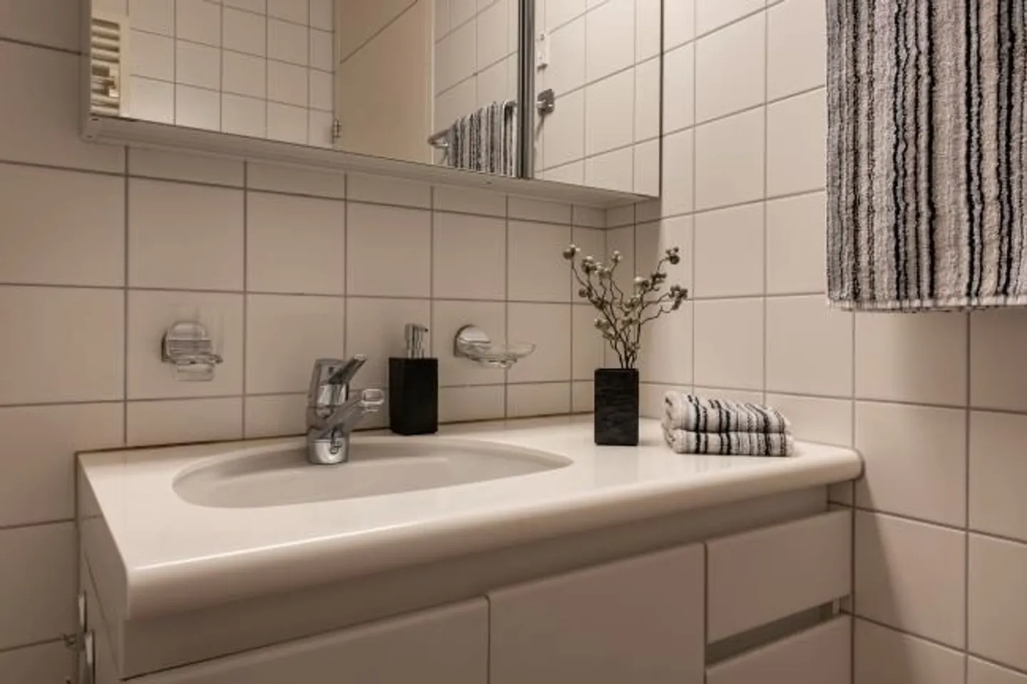 Premium-Wohnen! Mit Seenähe und eigenem Gartensitzplatz! - Foto 4 von 4