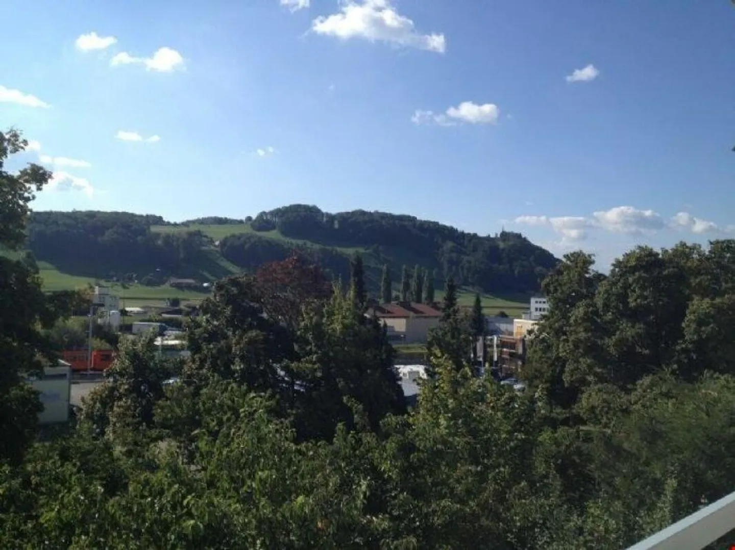 Vivere in una posizione soleggiata in collina a Worb - Foto 1 di 11