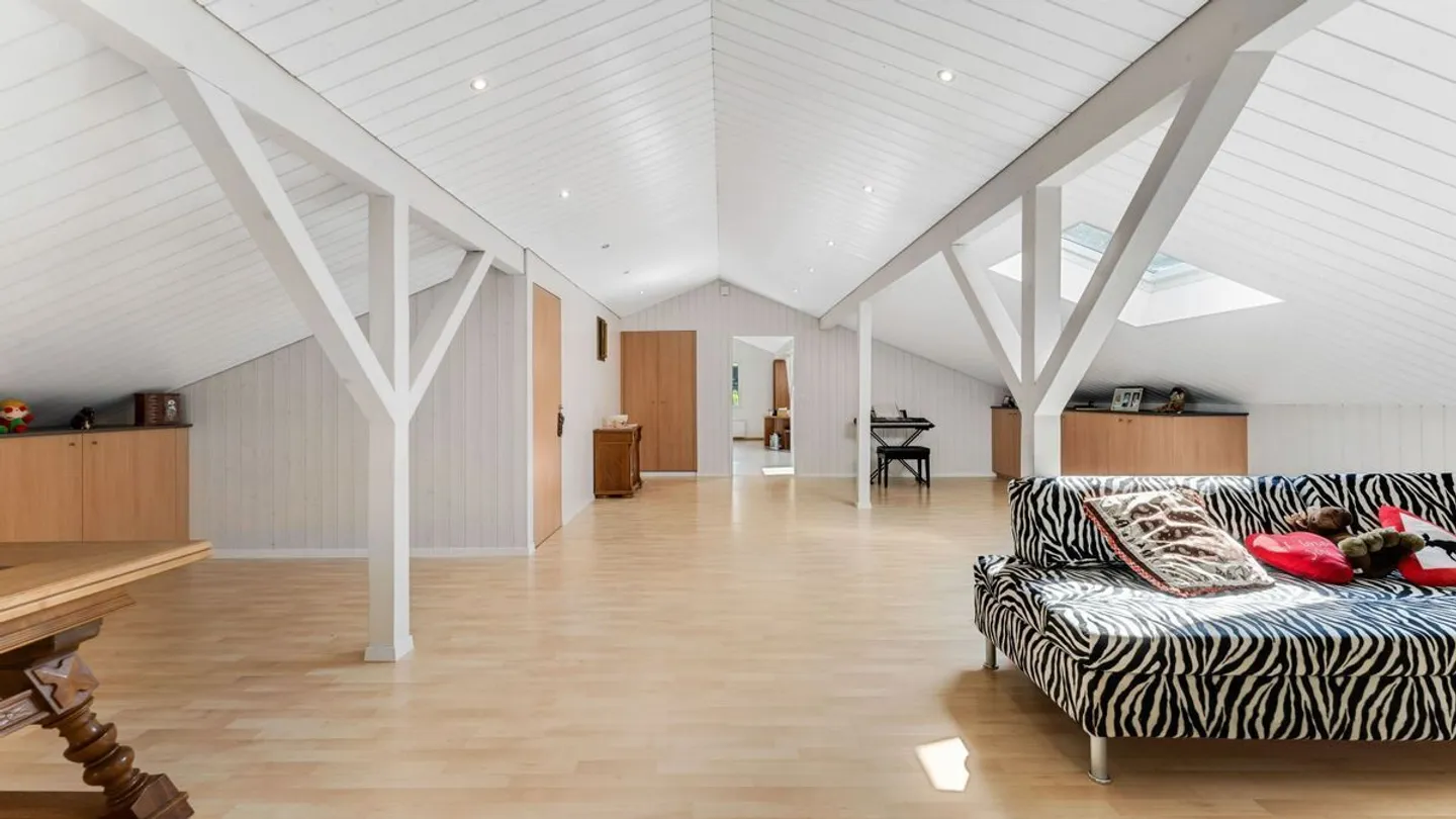 Viel Potential - Perfektes 2-Familienhaus in Sarnen - Jede Einheit mit eigenem Garten  - Foto 13 von 13