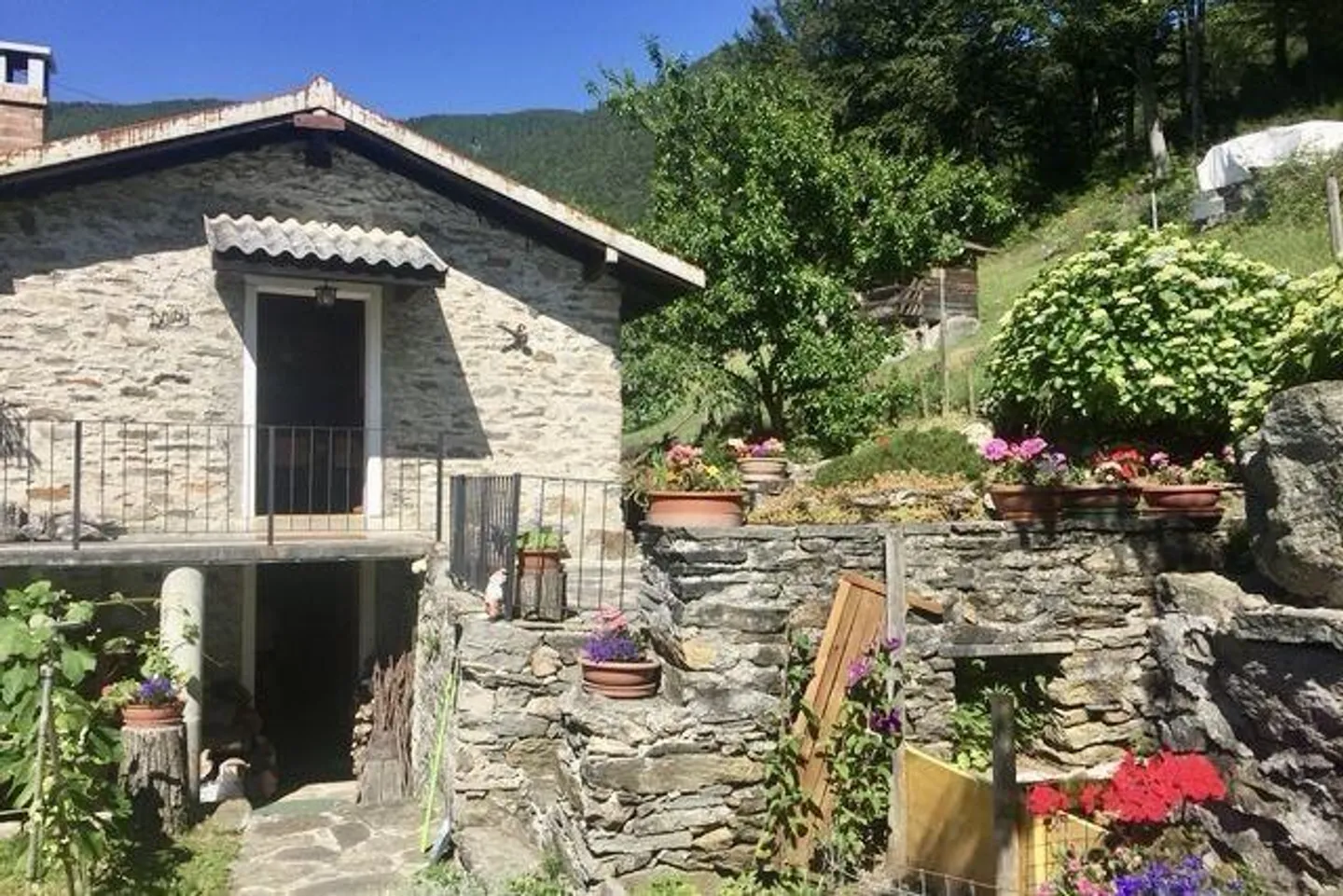 2 1/2-Room Rustic with Garden in a Very Quiet, Sunny Location... - Photo 1 of 29