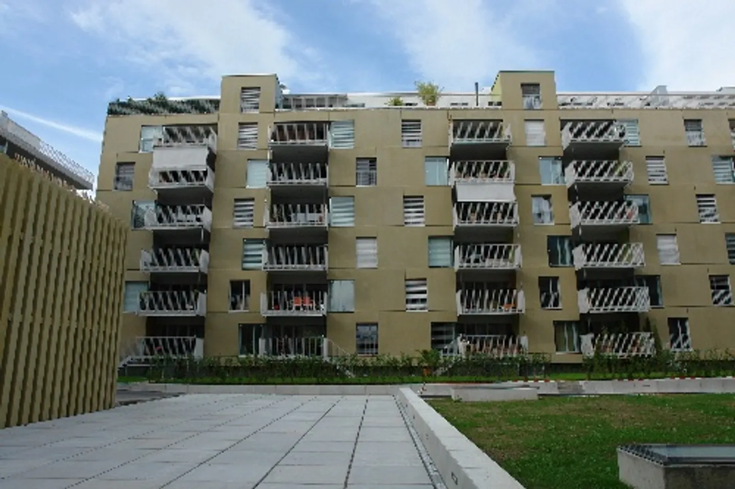 Moderne Wohnung im Glattpark - Foto 1 von 8