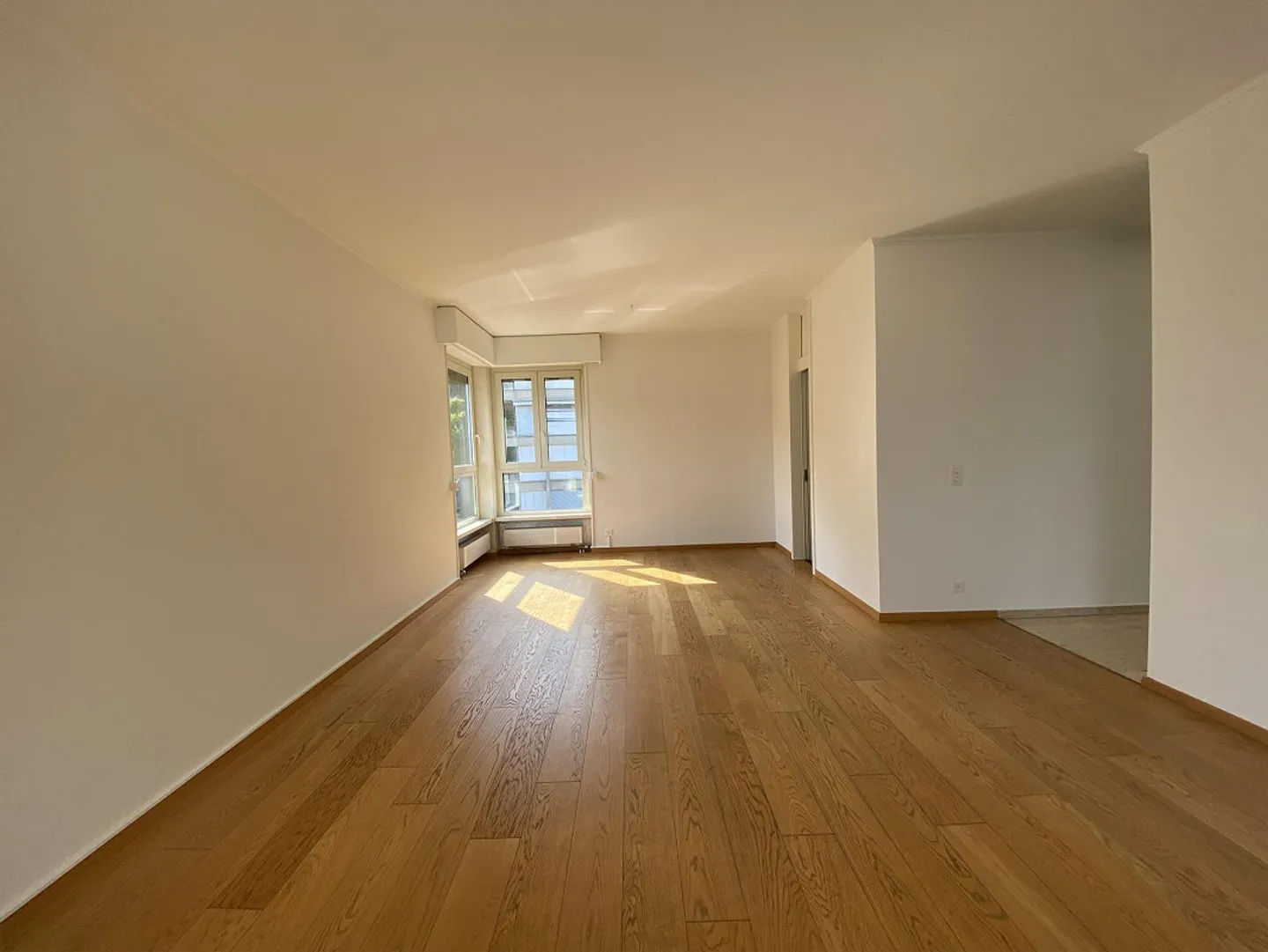 ATTICO CON VISTA LAGO A POCHI PASSI DAL CENTRO CITTÀ - Foto 5 di 11