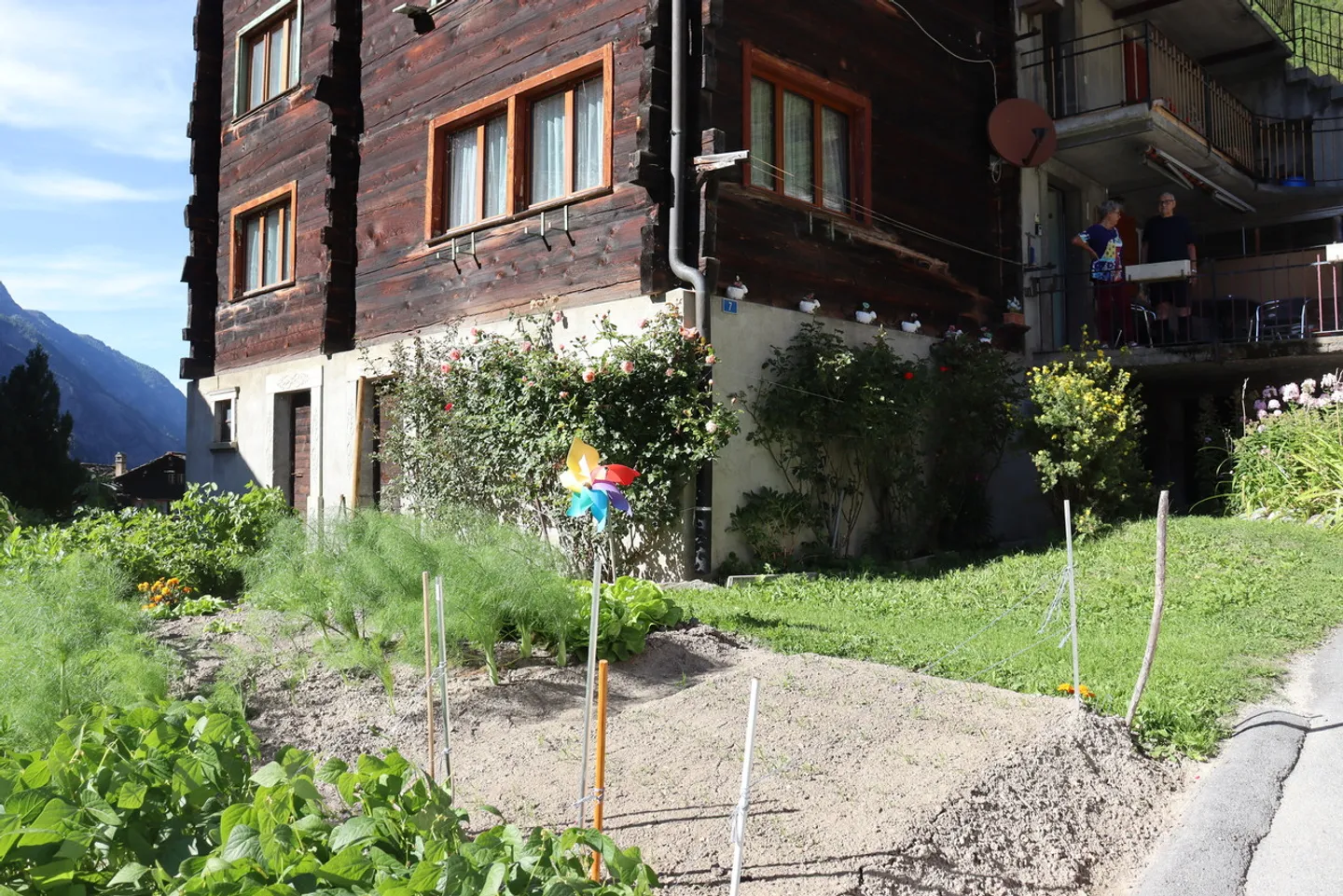 Charmante Wohnung mit Terrasse - Foto 2 von 17