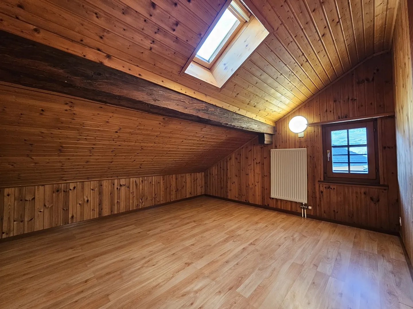 Ampio e luminoso duplex di 5,5 stanze in affitto - Foto 4 di 8