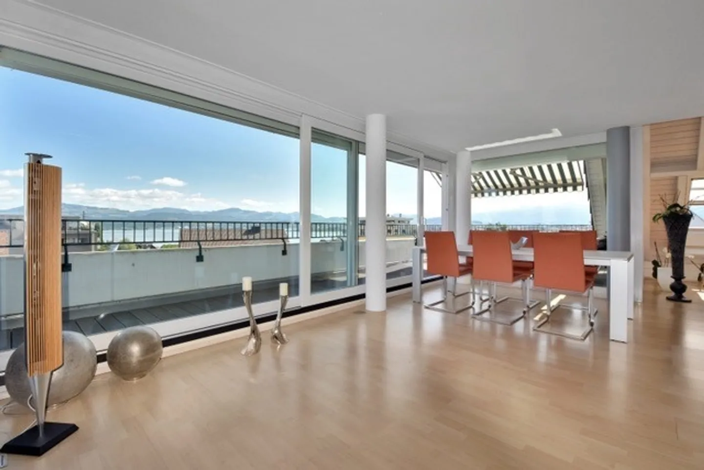 Appartamento mansardato di 4 1/2 stanze ad Altendorf SZ - Foto 2 di 7