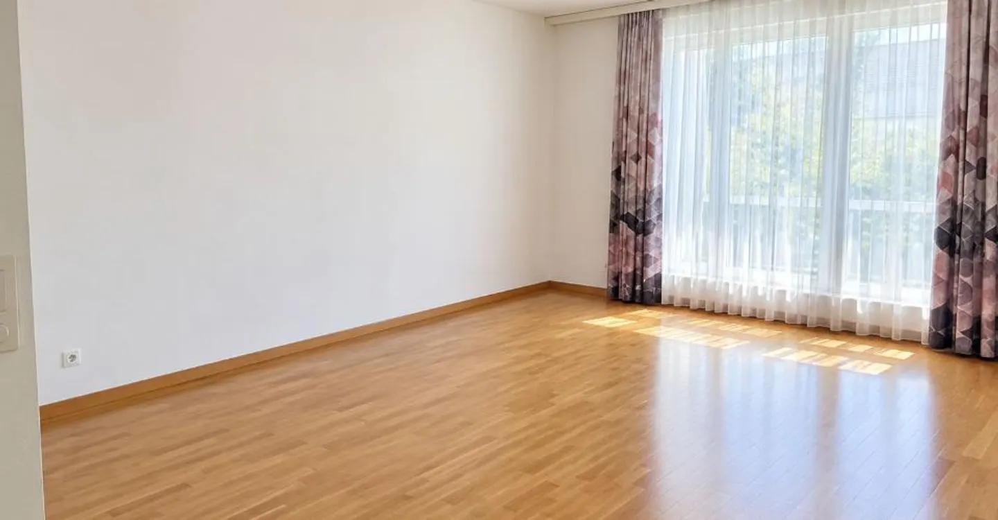 bright 3-room apartment - Photo 4 of 7