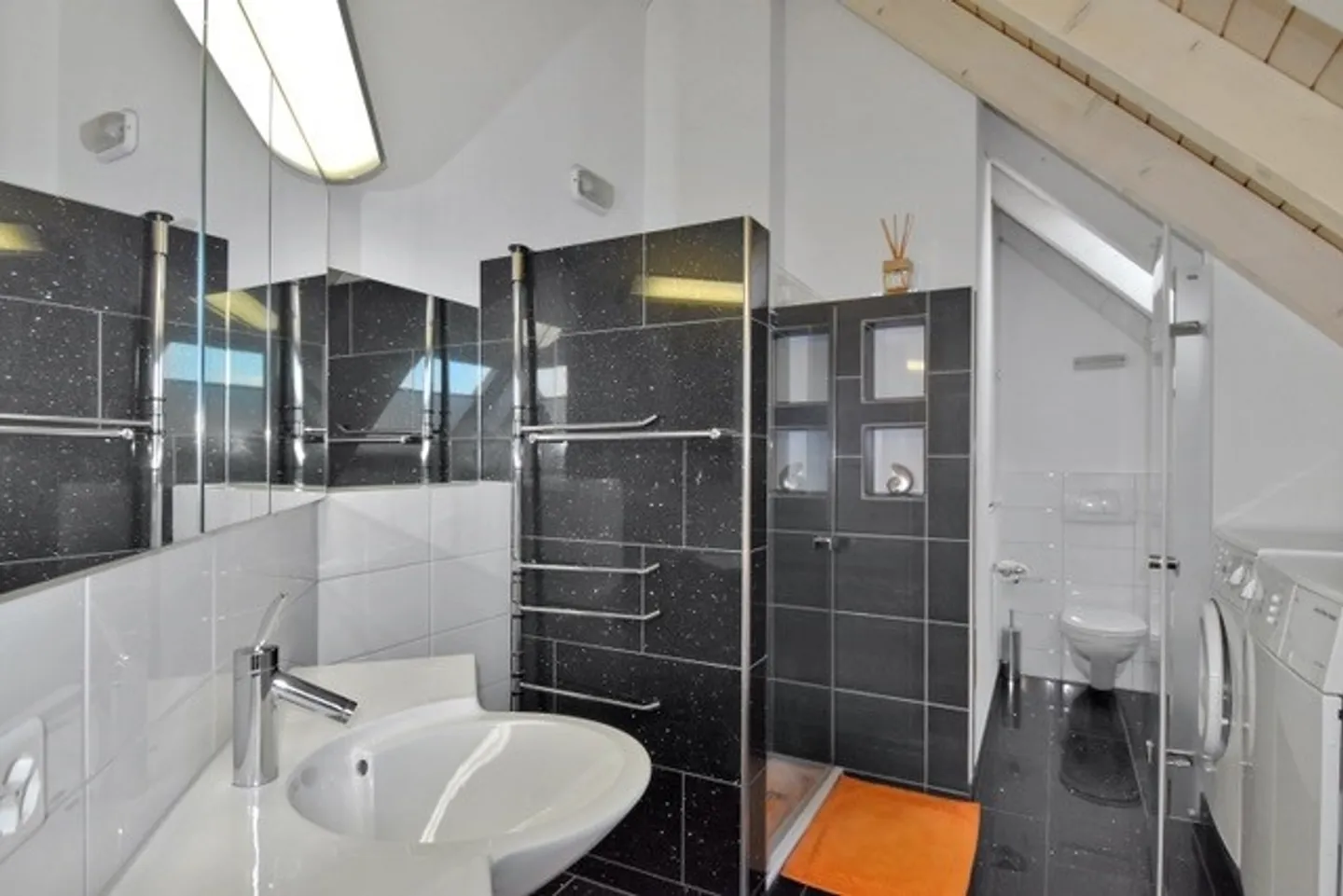 Appartamento mansardato di 4 1/2 stanze ad Altendorf SZ - Foto 7 di 7