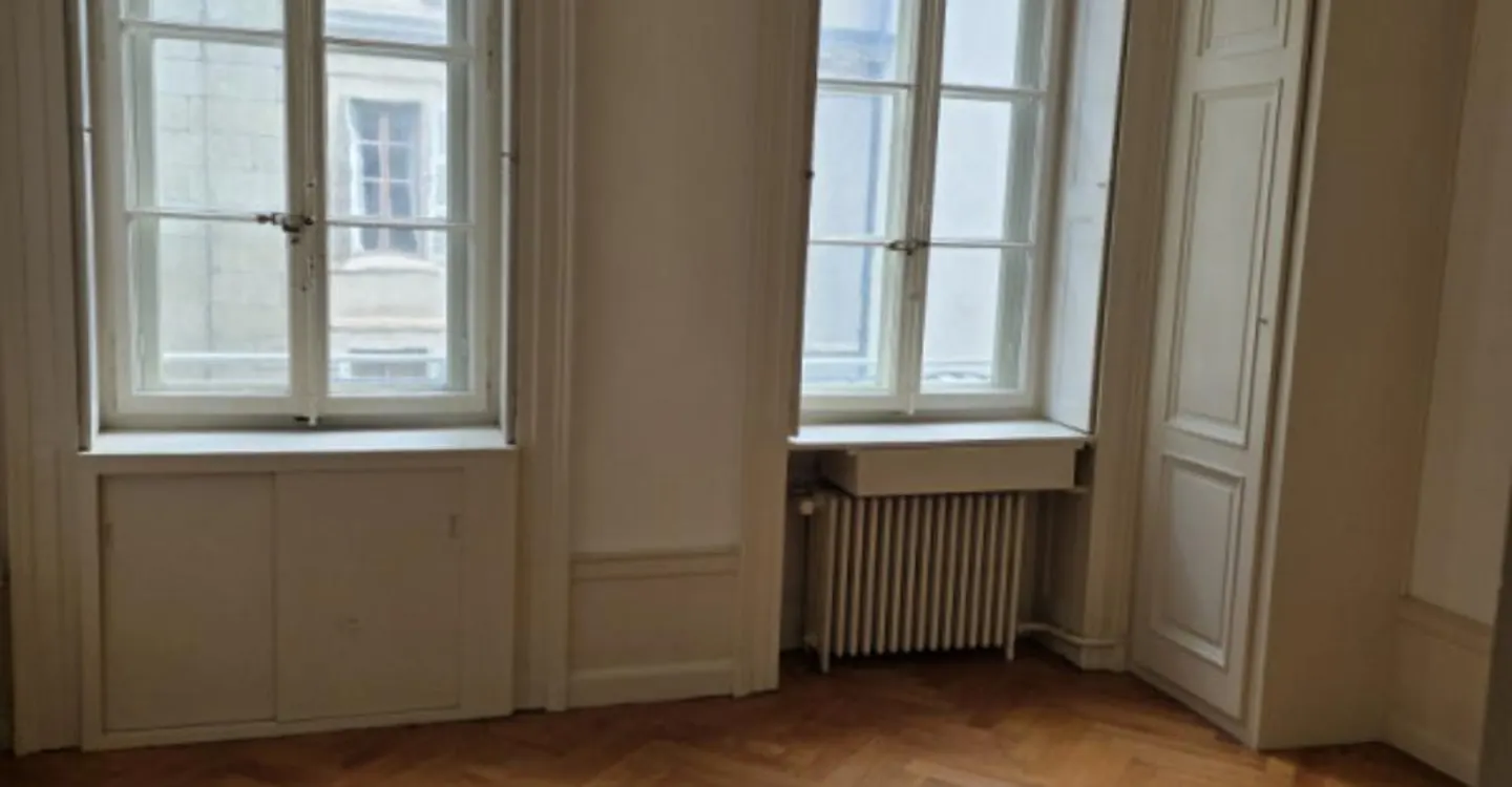 Wunderschöne 3-Zimmer-Wohnung in der Altstadt von Genf im Hyperzentrum mit Charakter - Foto 2 von 4