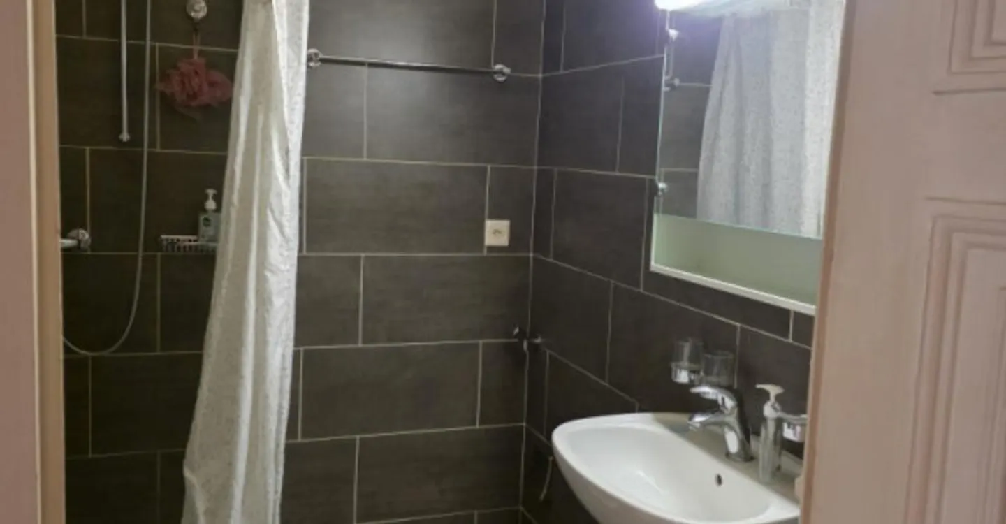 Wunderschöne 3-Zimmer-Wohnung in der Altstadt von Genf im Hyperzentrum mit Charakter - Foto 3 von 4