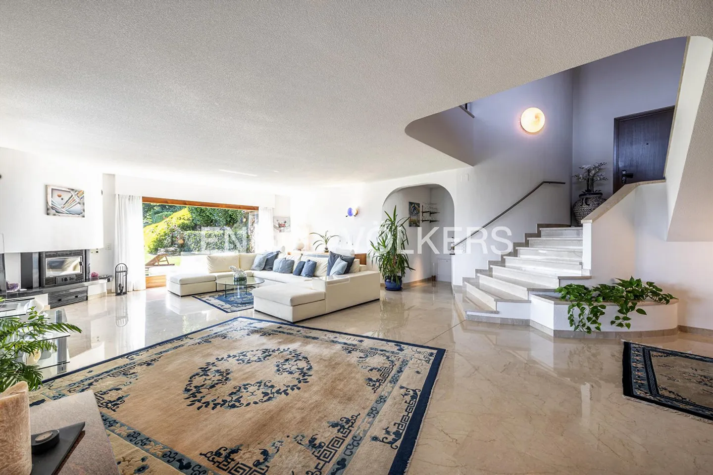 Villa accogliente con grande giardino e vista lago - Foto 4 di 14