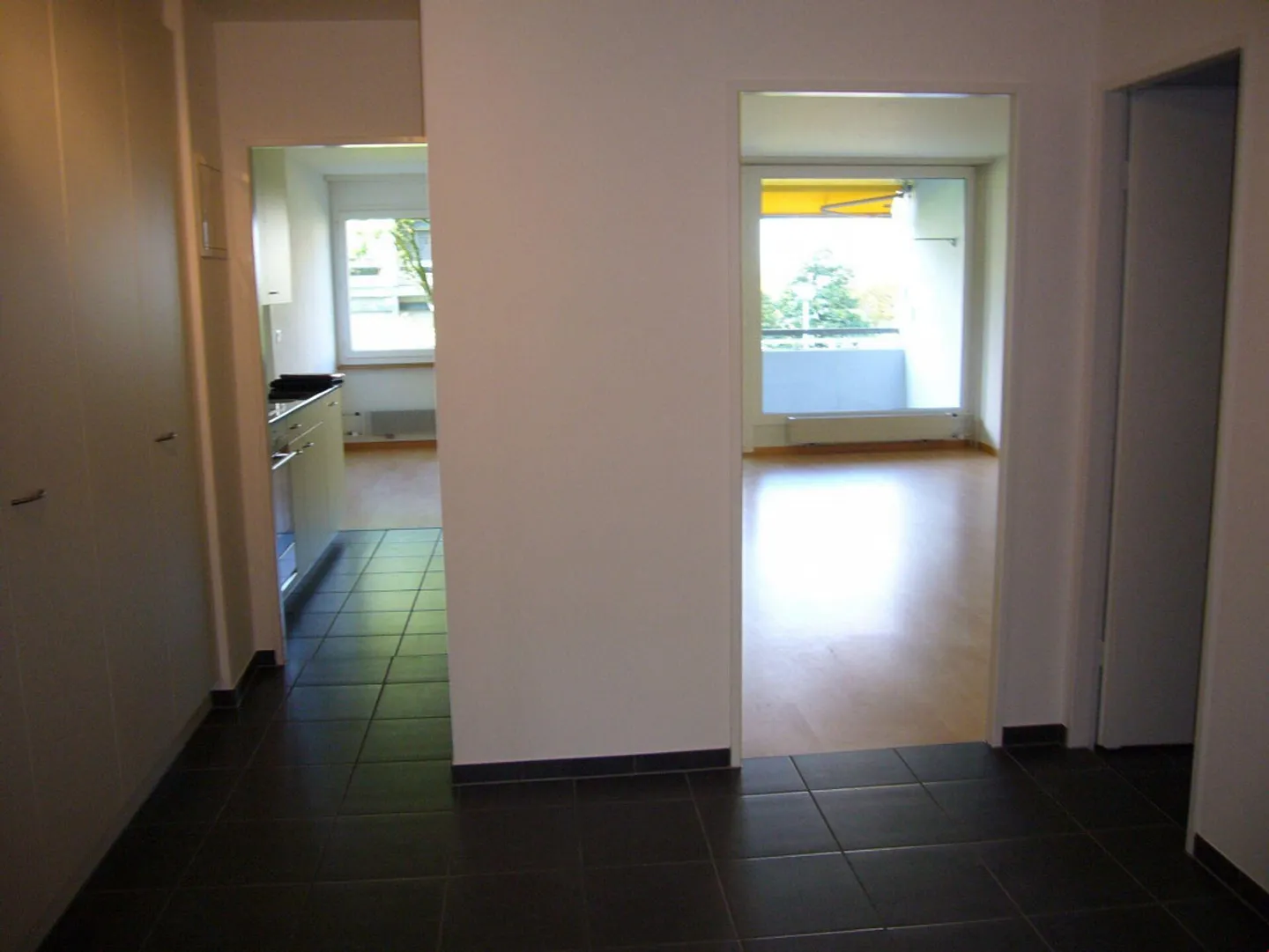 Modernes 4.5-Zimmer-Apartment - Foto 8 von 11