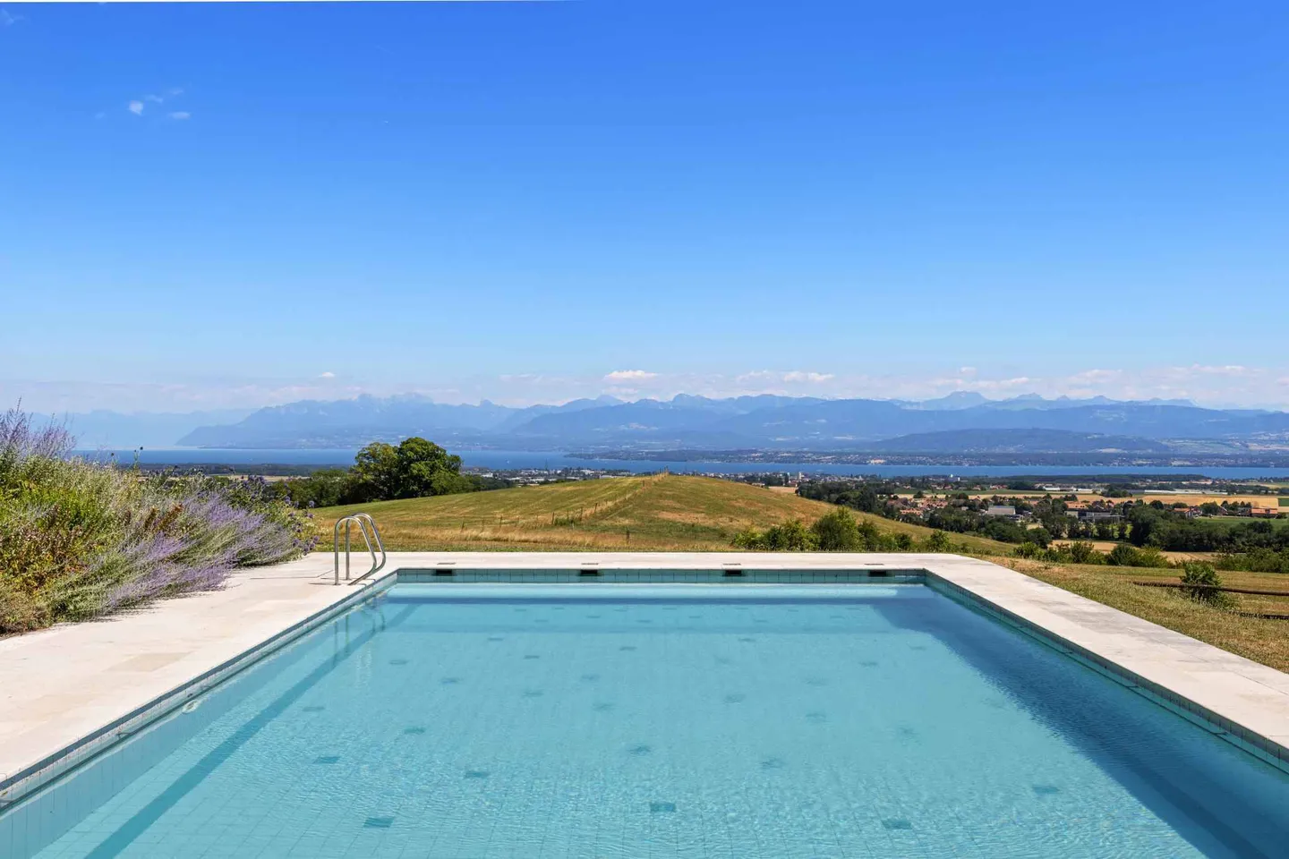 Elegant Villa with Lake View - Photo 2 of 13