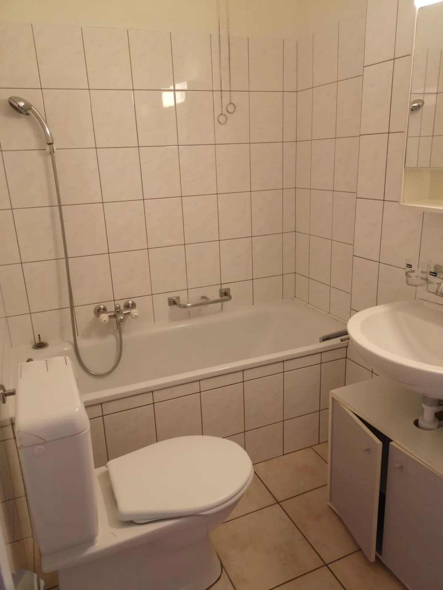 Charming 3-Room Apartment - Photo 4 of 7