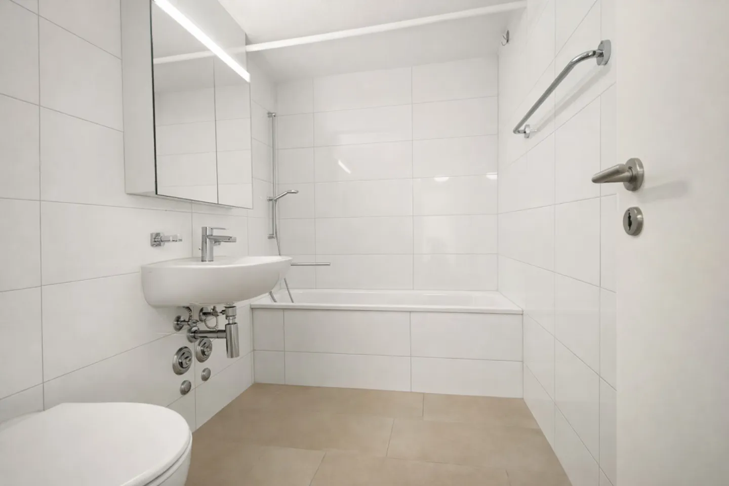 Appartamento attraente di 2,0 stanze con grande balcone - Foto 6 di 12