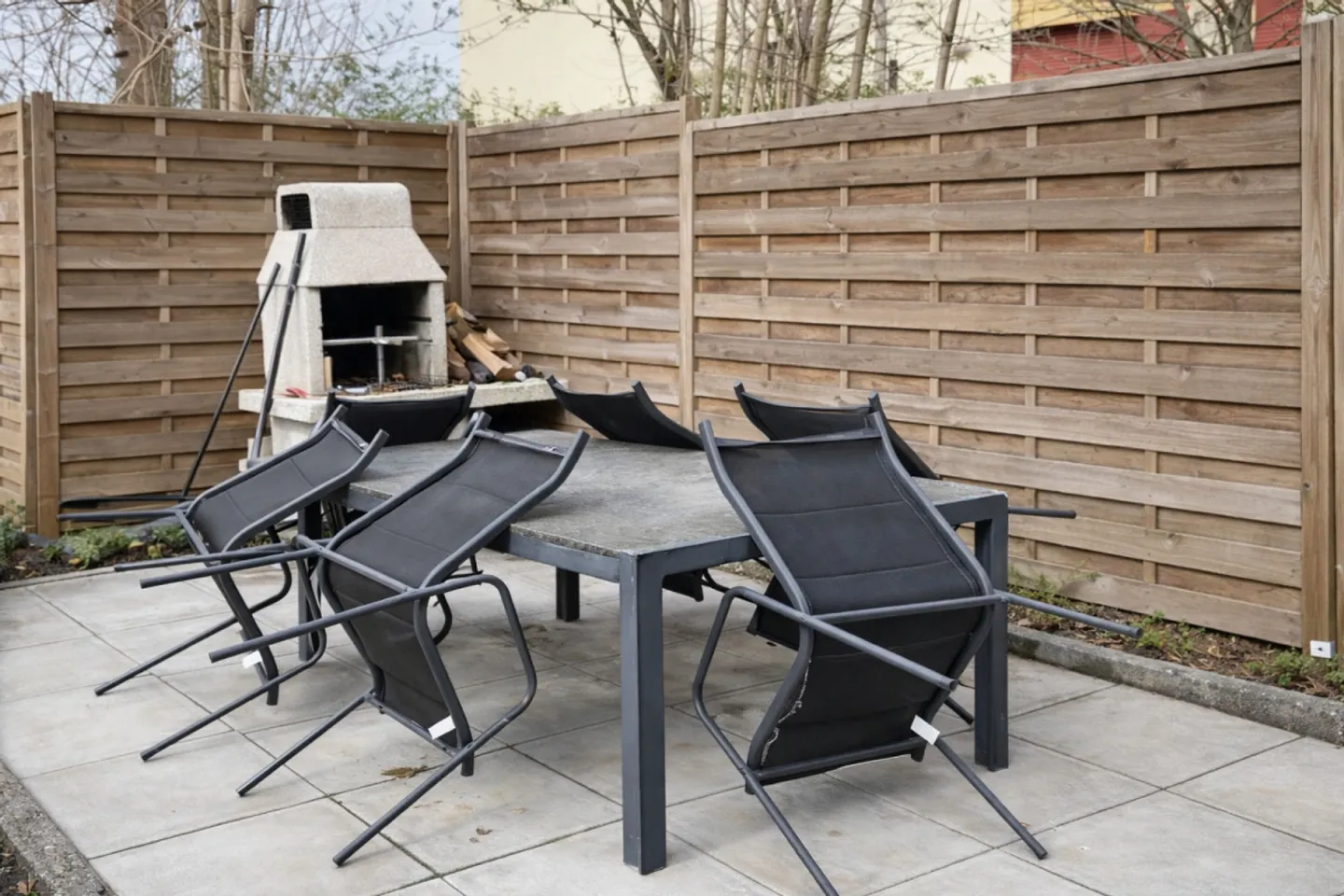 Appartamento attraente di 2,0 stanze con grande balcone - Foto 9 di 12