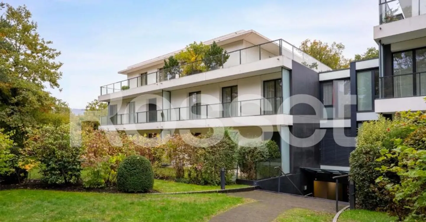 Garden Apartment with Terrace - Photo 1 of 10