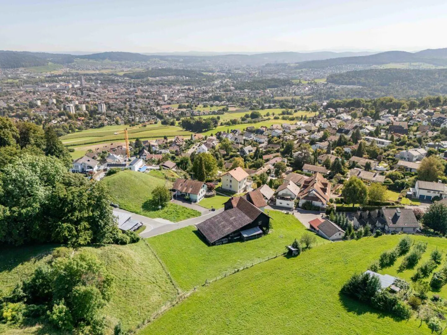 Terreno edificabile di 1'921 m2 nella zona del villaggio senza restrizioni di sviluppo nella migliore posizione residenziale - Foto 4 di 9