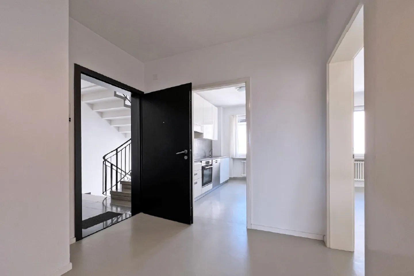 BREGANZONA - APPARTAMENTO DI 3,5 STANZE IN AFFITTO - Foto 2 di 8