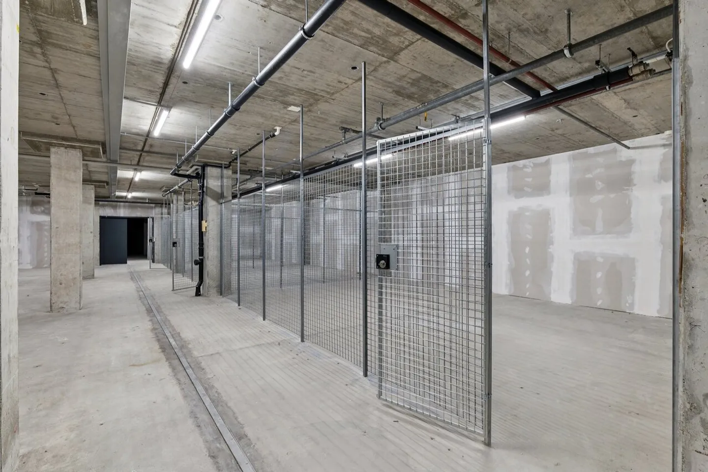 Your new storage space - Compact. Dry. Ready. - Photo 4 of 8