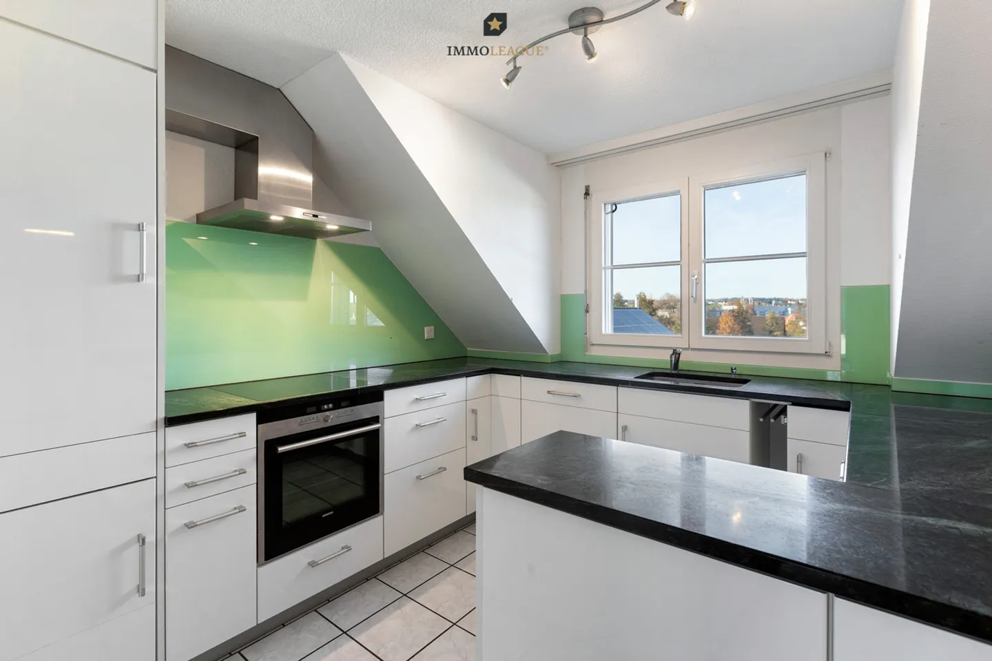 Charming Rooftop Maisonette - Photo 4 of 8