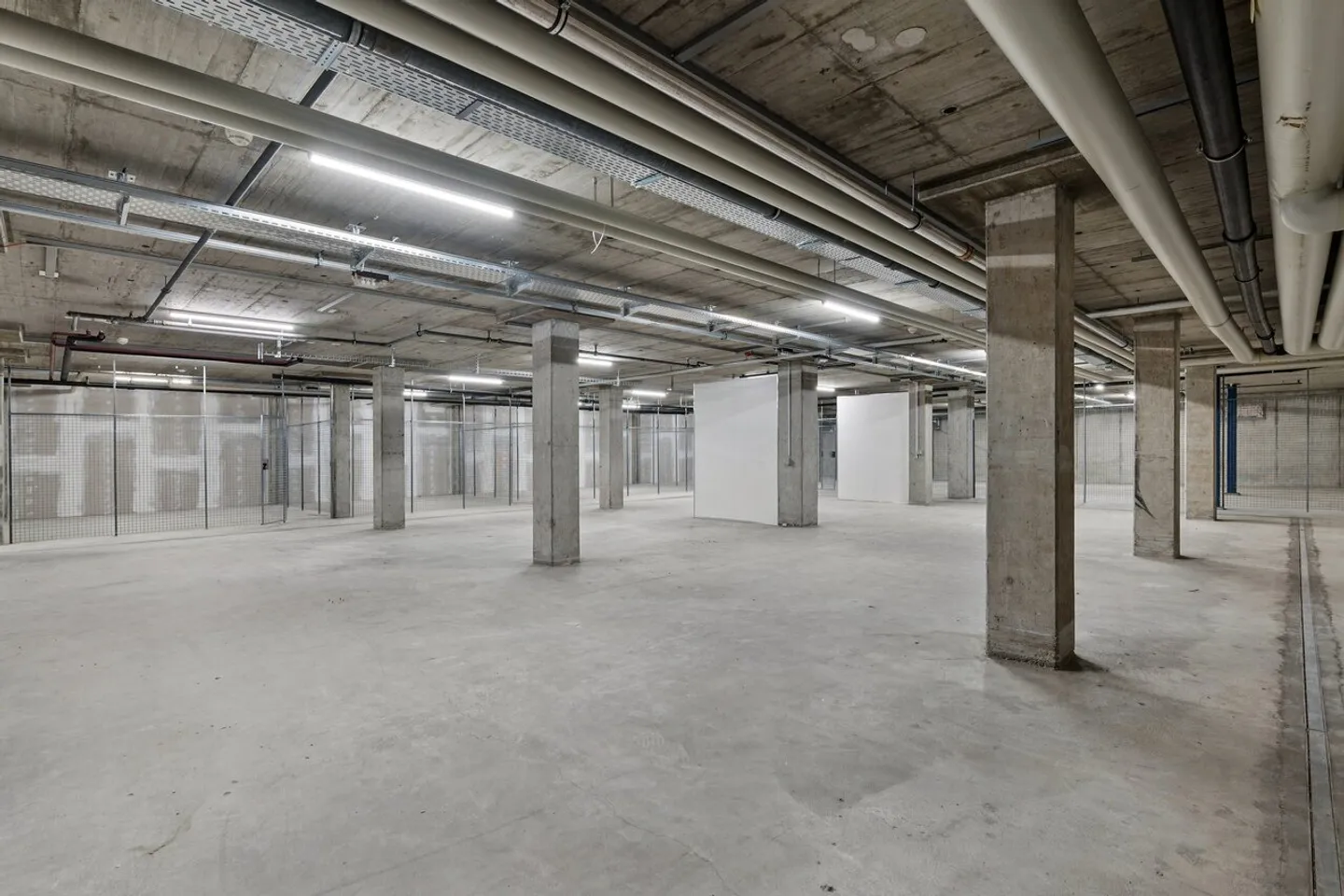 Your new storage space - Compact. Dry. Ready. - Photo 1 of 8